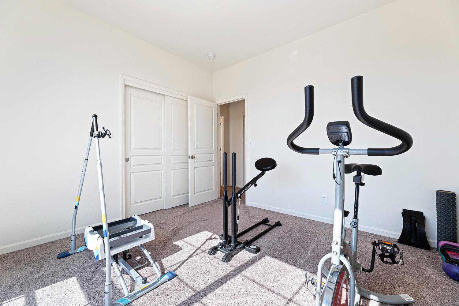 1006 La Canada Ave, Clovis, CA 93619