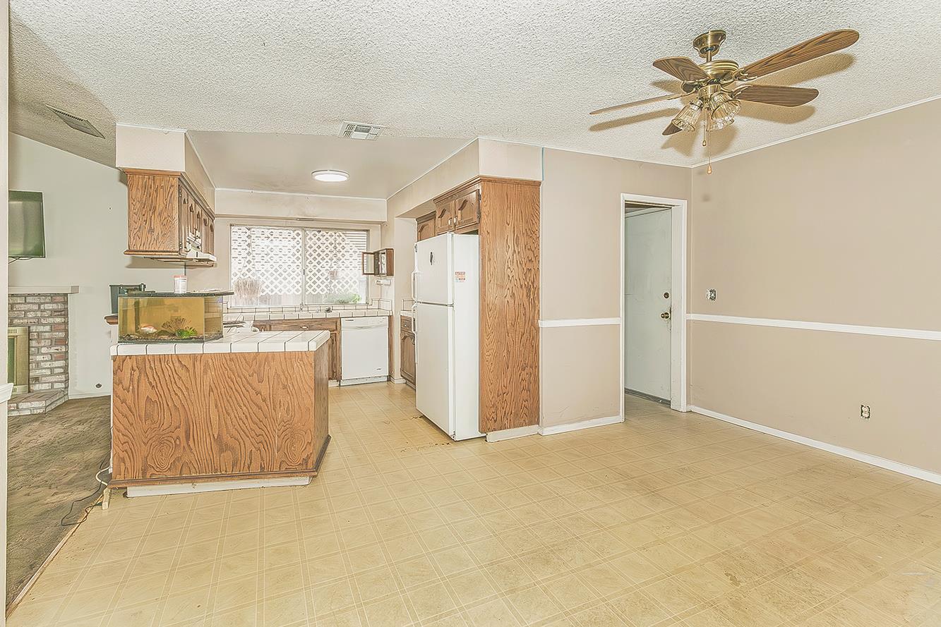 3025 Timmy Ave, Clovis, CA 93612