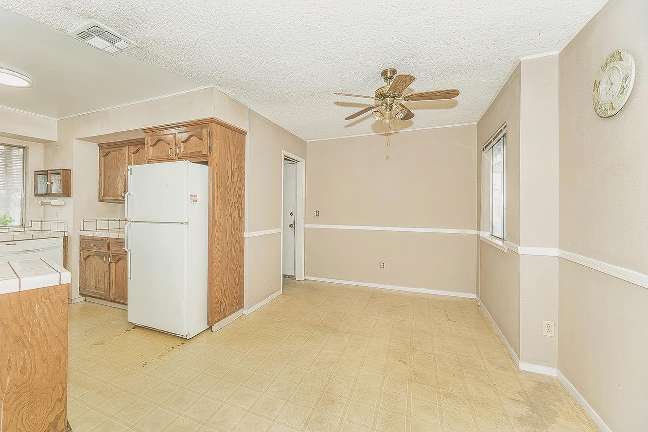 3025 Timmy Ave, Clovis, CA 93612