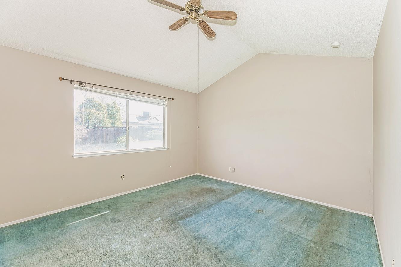 3025 Timmy Ave, Clovis, CA 93612