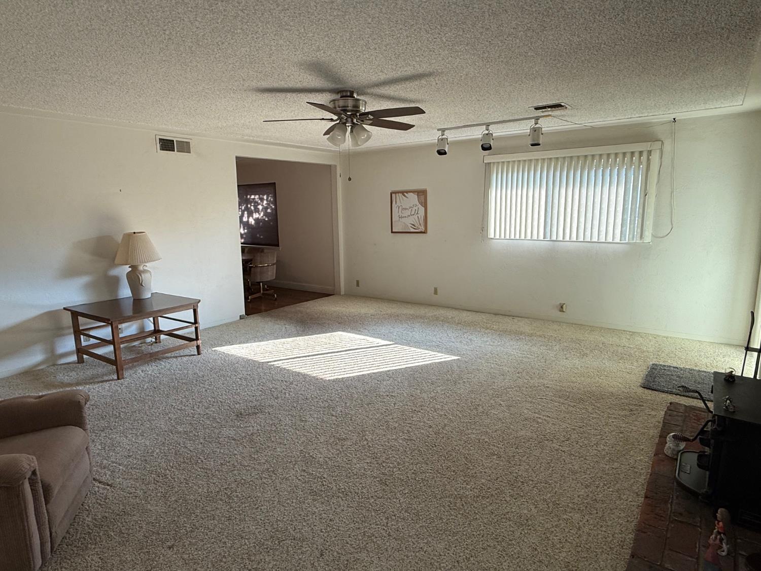 2825 N Hulbert Ave, Fresno, CA 93705