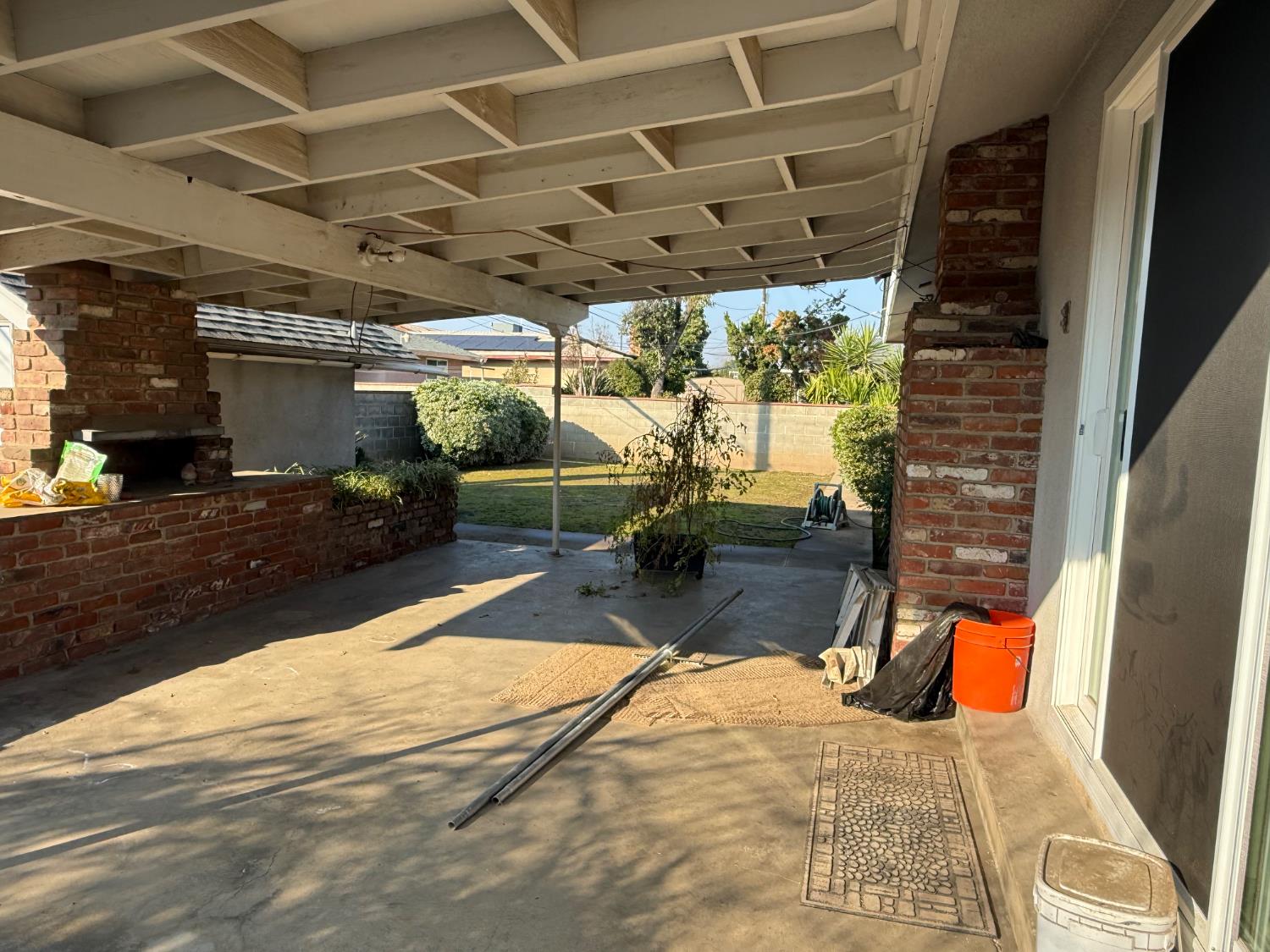 2825 N Hulbert Ave, Fresno, CA 93705