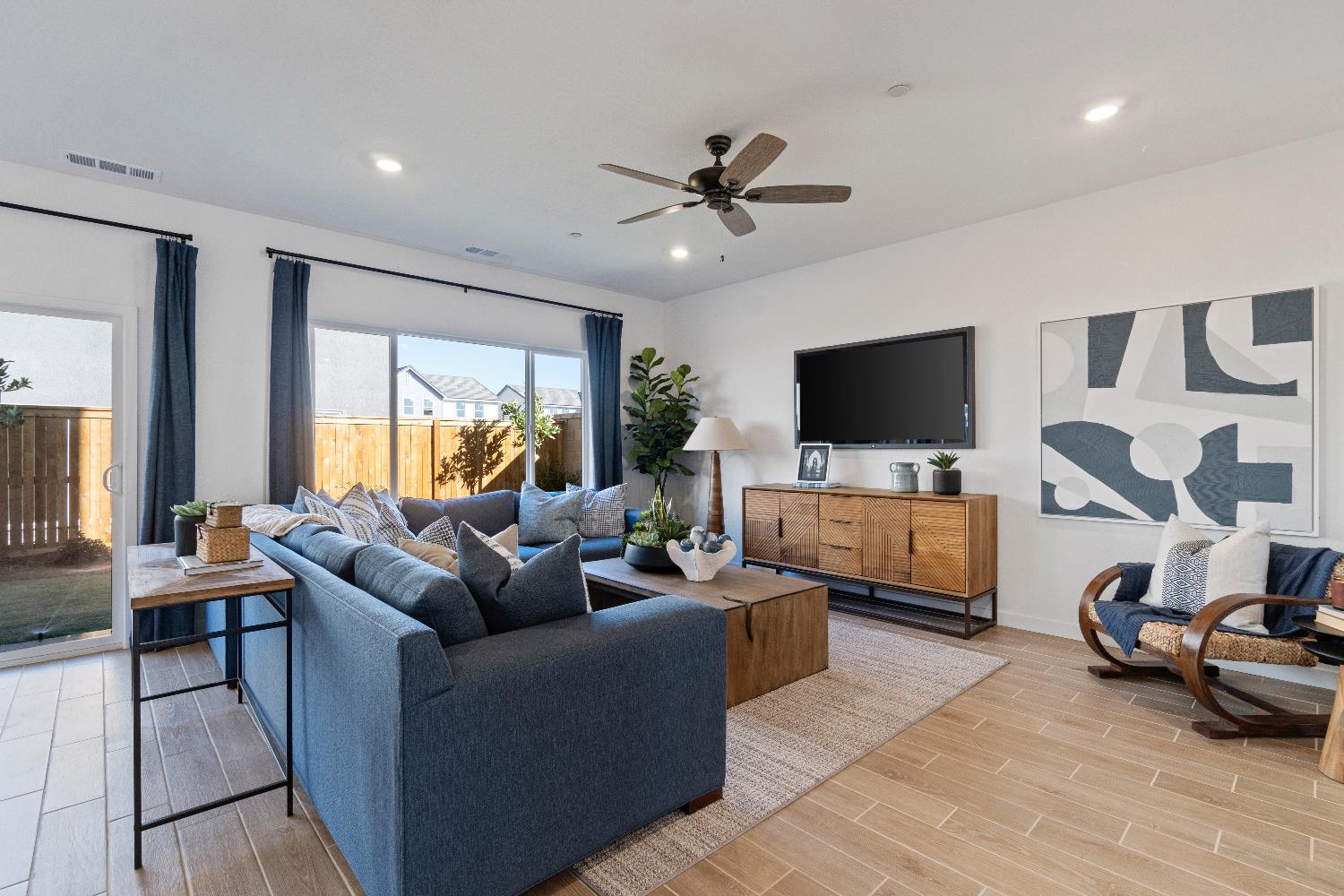 1059 Springtime Ave, Clovis, CA 93619