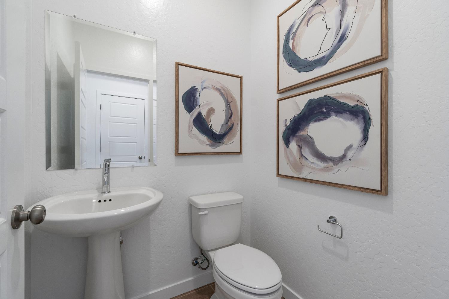 1059 Springtime Ave, Clovis, CA 93619