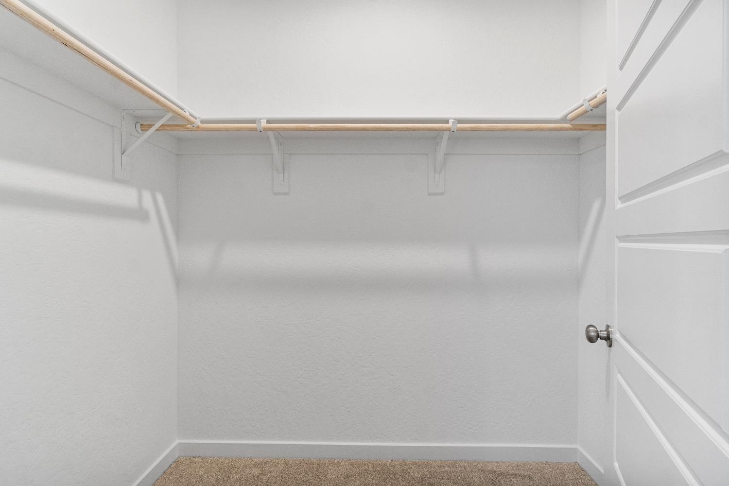 1053 Springtime Ave, Clovis, CA 93619