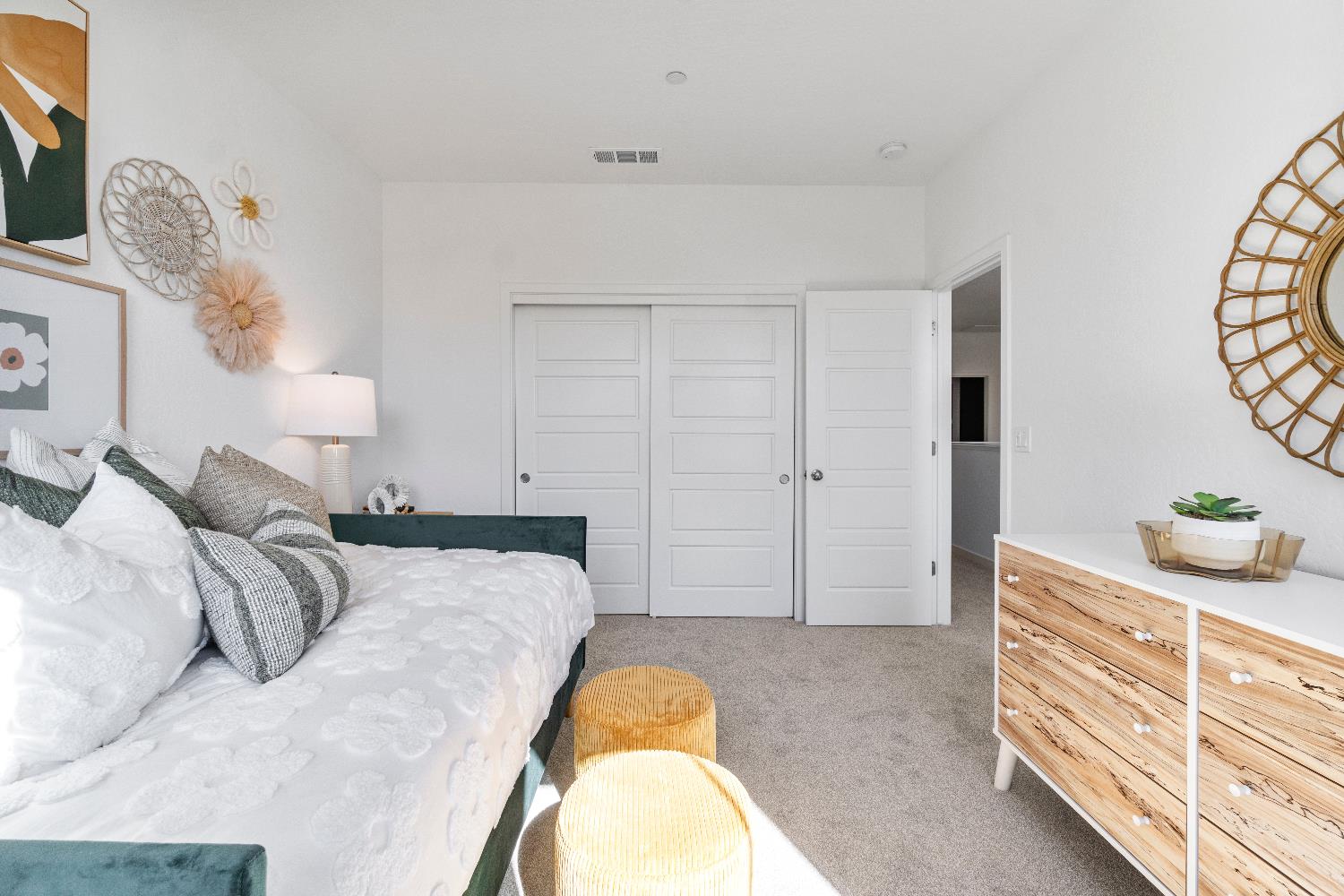 1053 Springtime Ave, Clovis, CA 93619