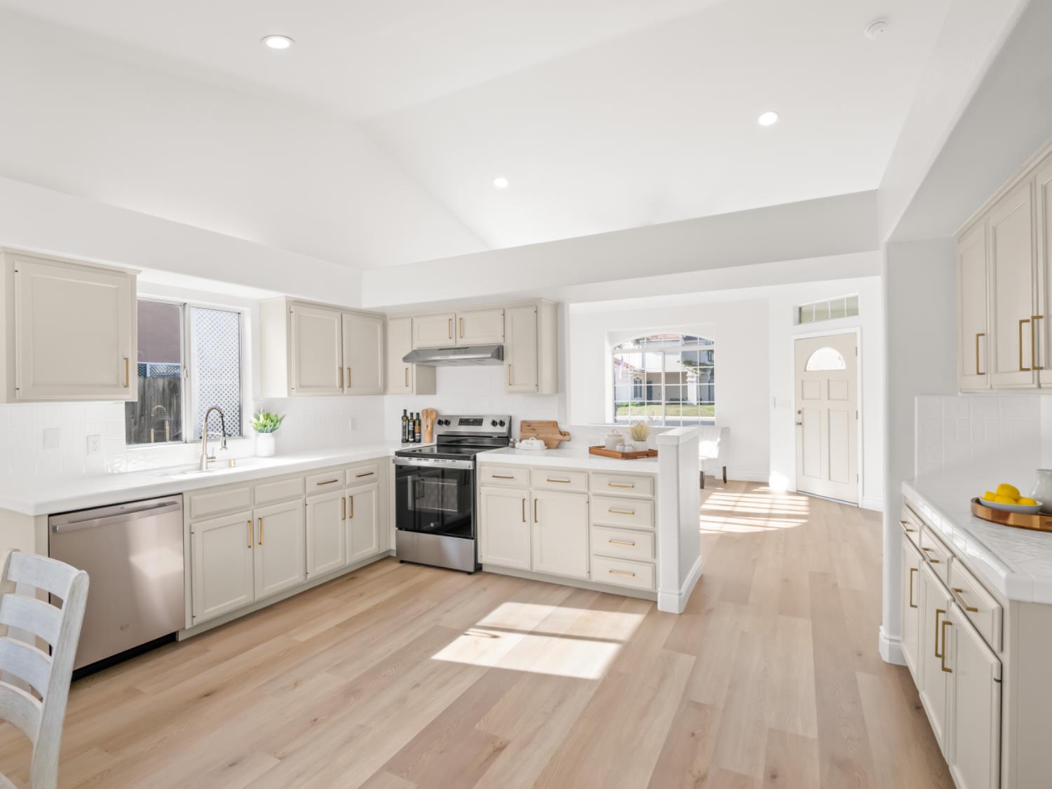 637 Coventry Ave, Clovis, CA 93611