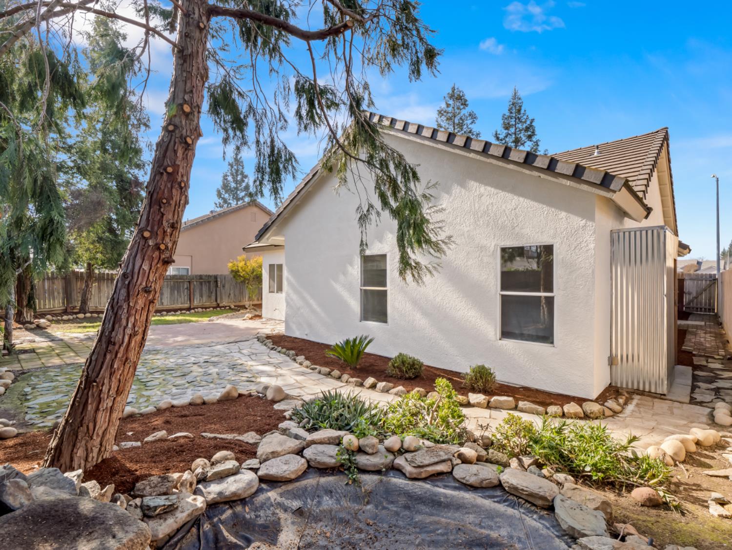 637 Coventry Ave, Clovis, CA 93611