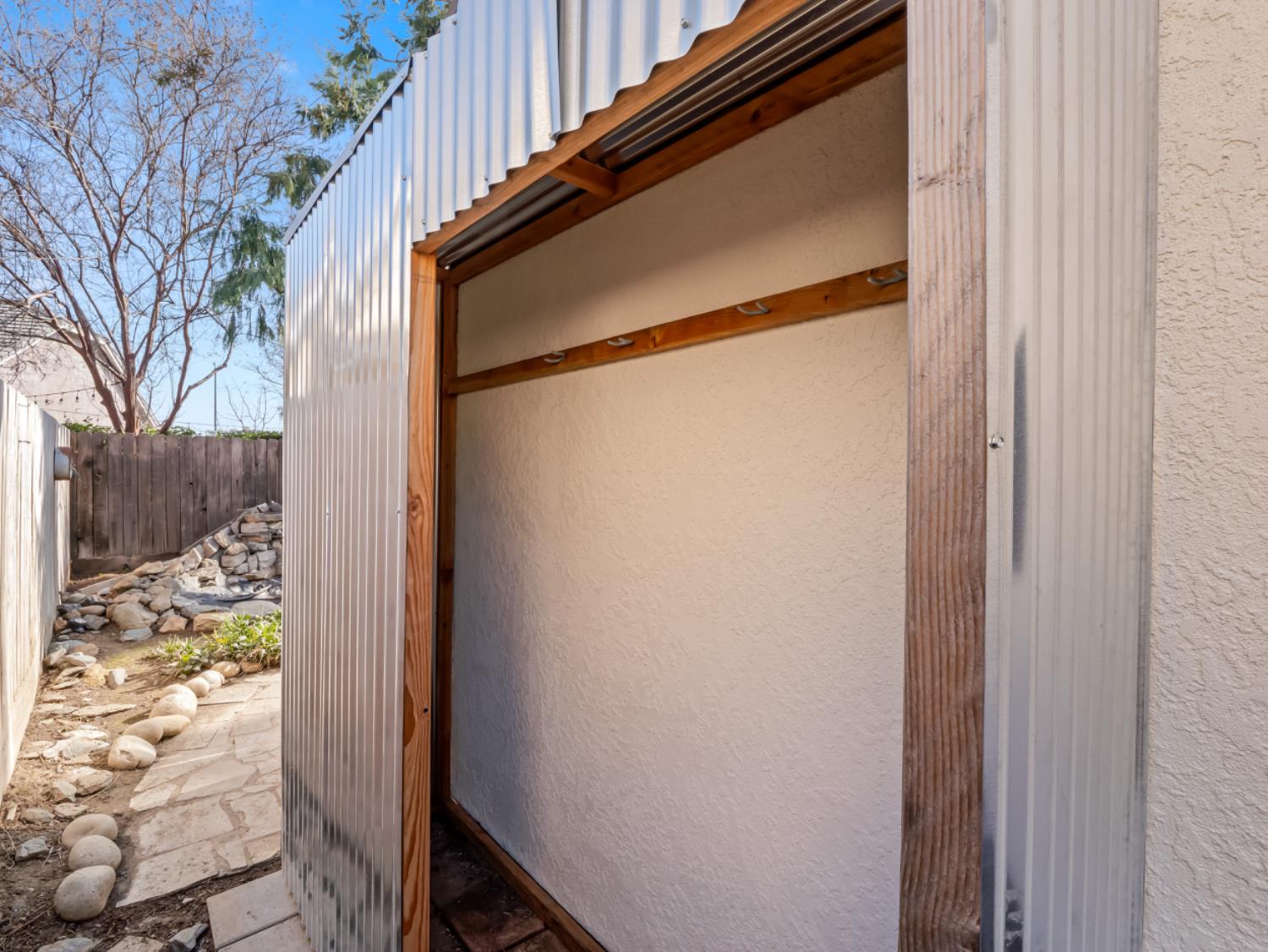 637 Coventry Ave, Clovis, CA 93611