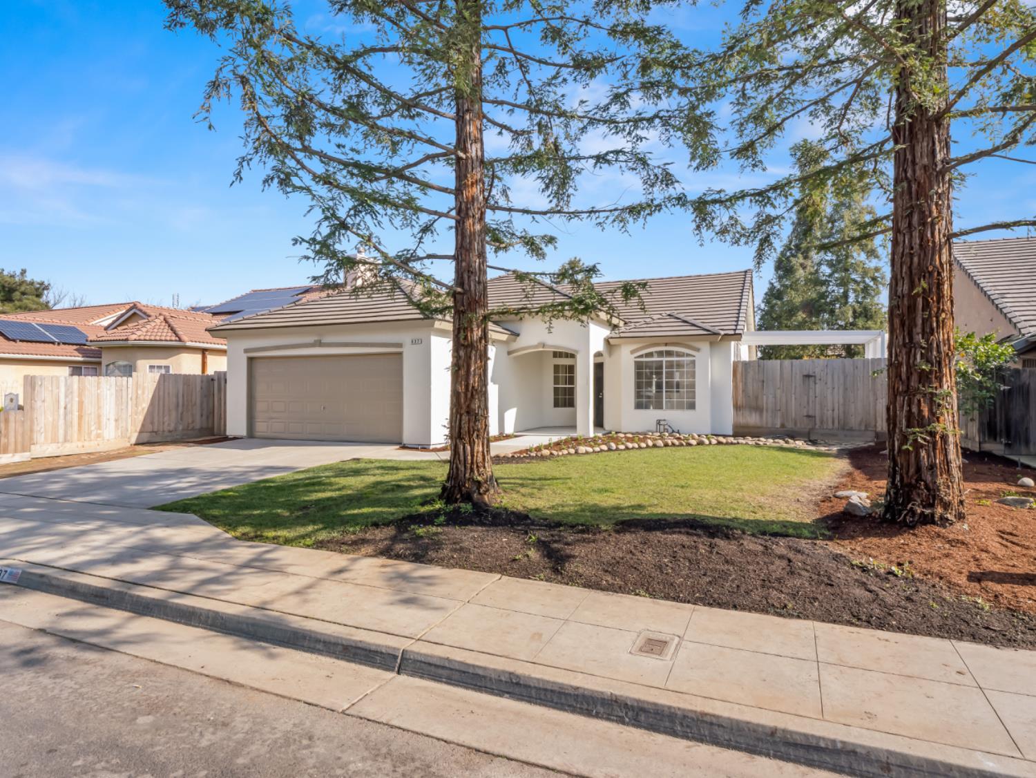 637 Coventry Ave, Clovis, CA 93611