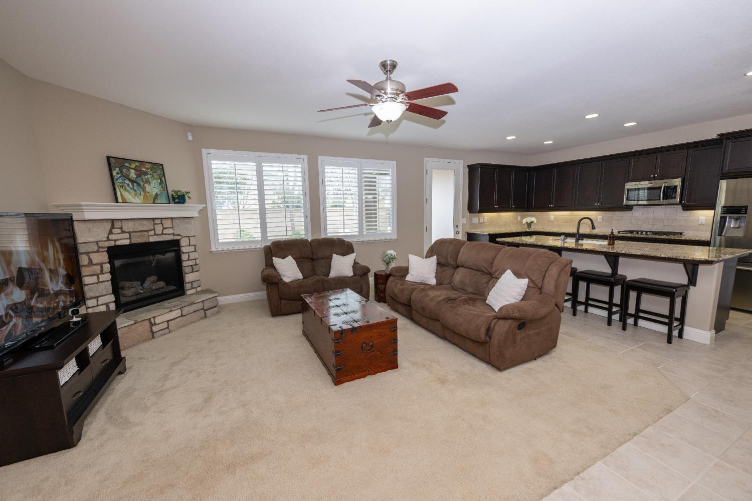 1638 N Mcpherson Ln, Clovis, CA 93619