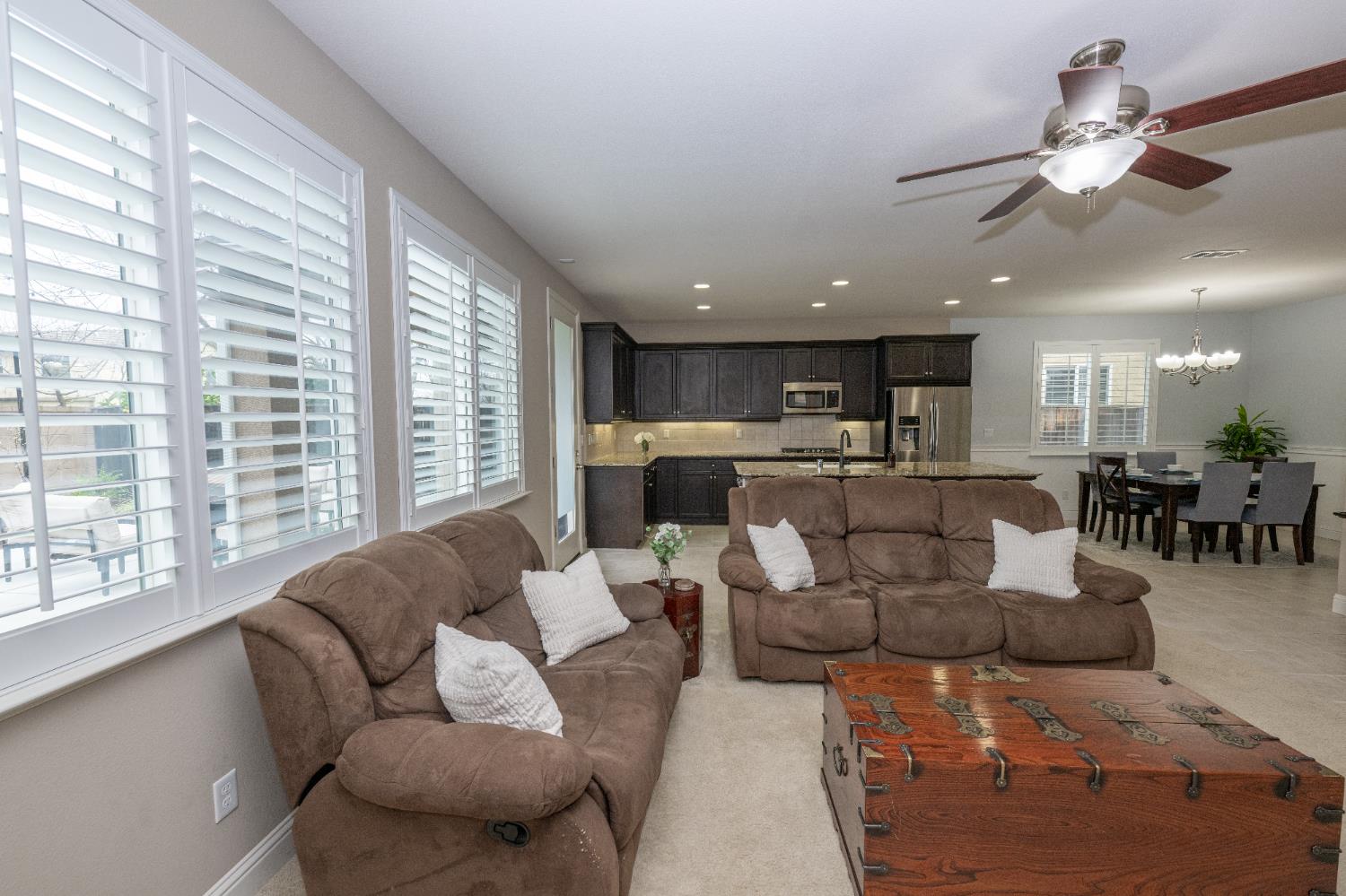 1638 N Mcpherson Ln, Clovis, CA 93619