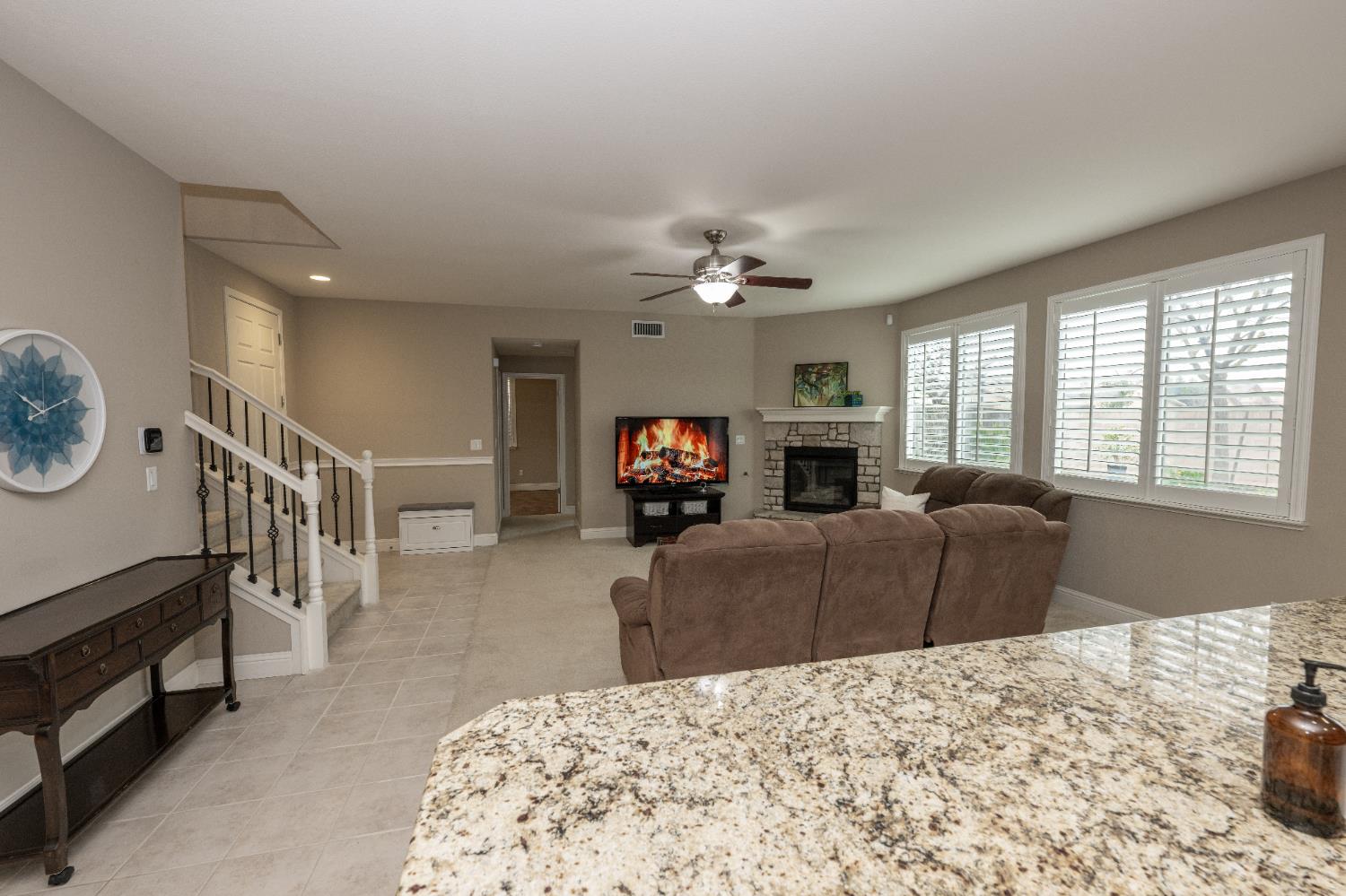 1638 N Mcpherson Ln, Clovis, CA 93619