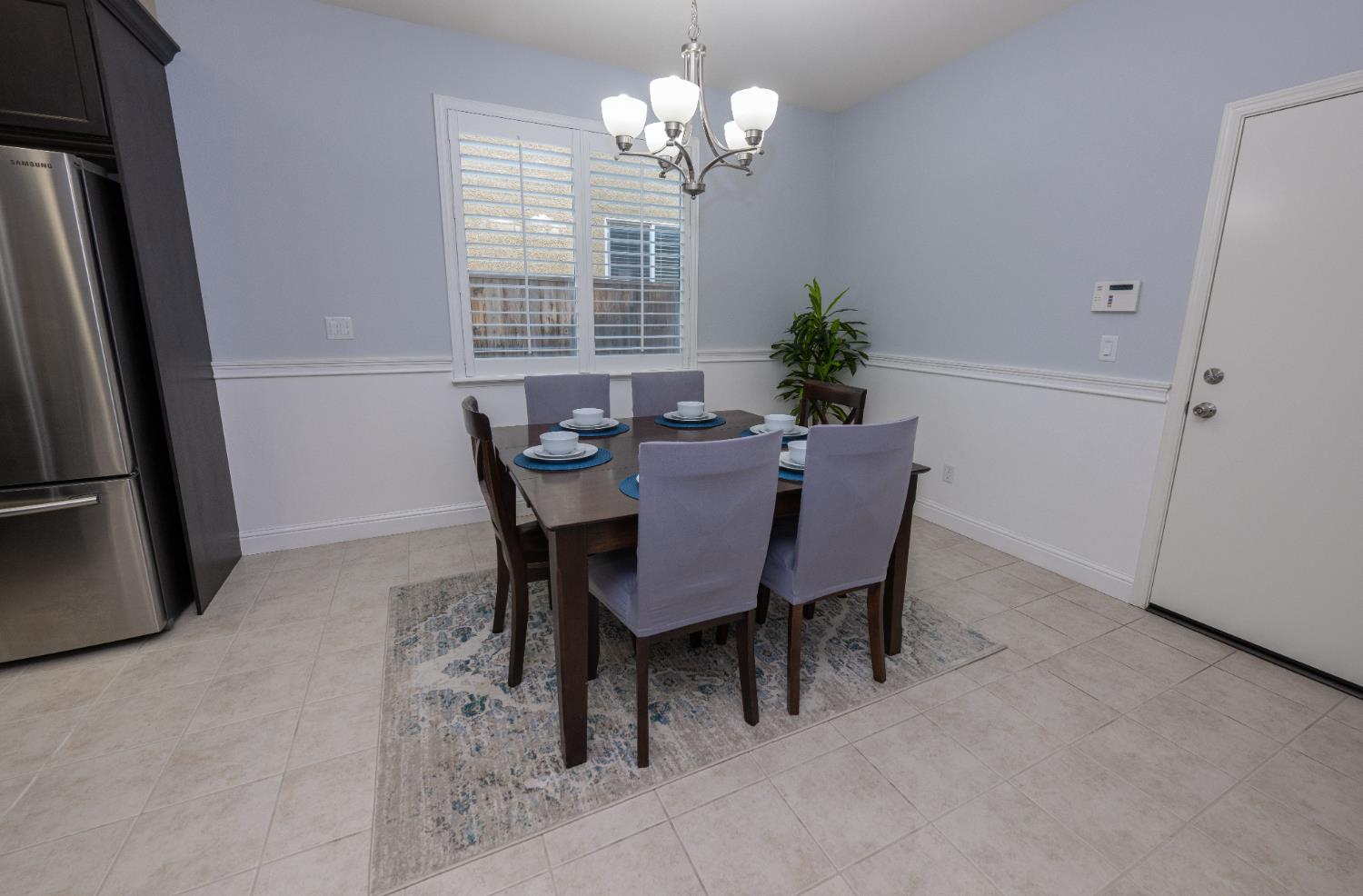 1638 N Mcpherson Ln, Clovis, CA 93619