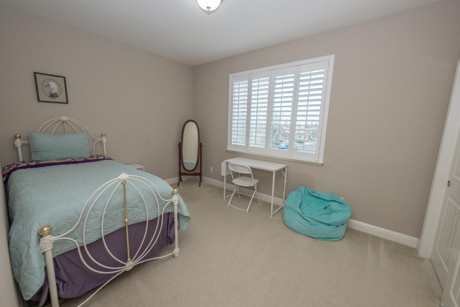 1638 N Mcpherson Ln, Clovis, CA 93619