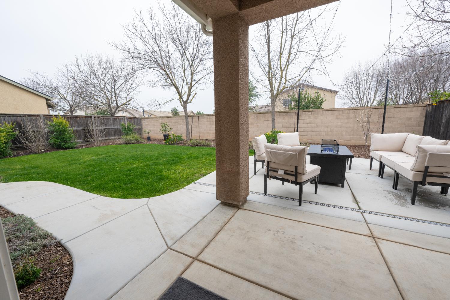 1638 N Mcpherson Ln, Clovis, CA 93619