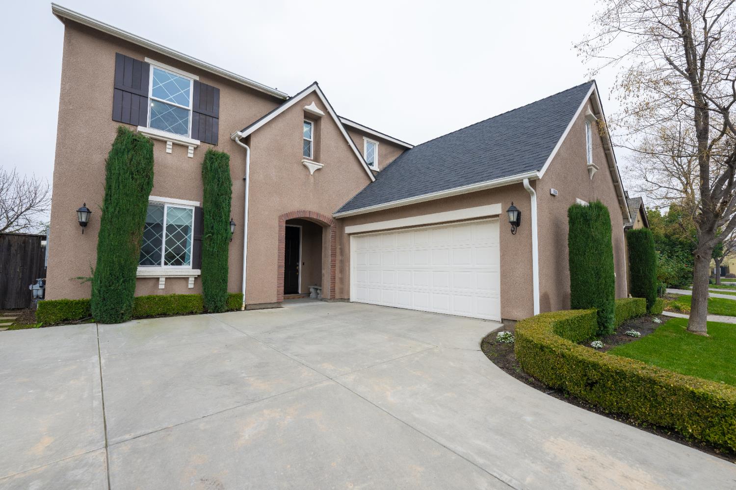 1638 N Mcpherson Ln, Clovis, CA 93619