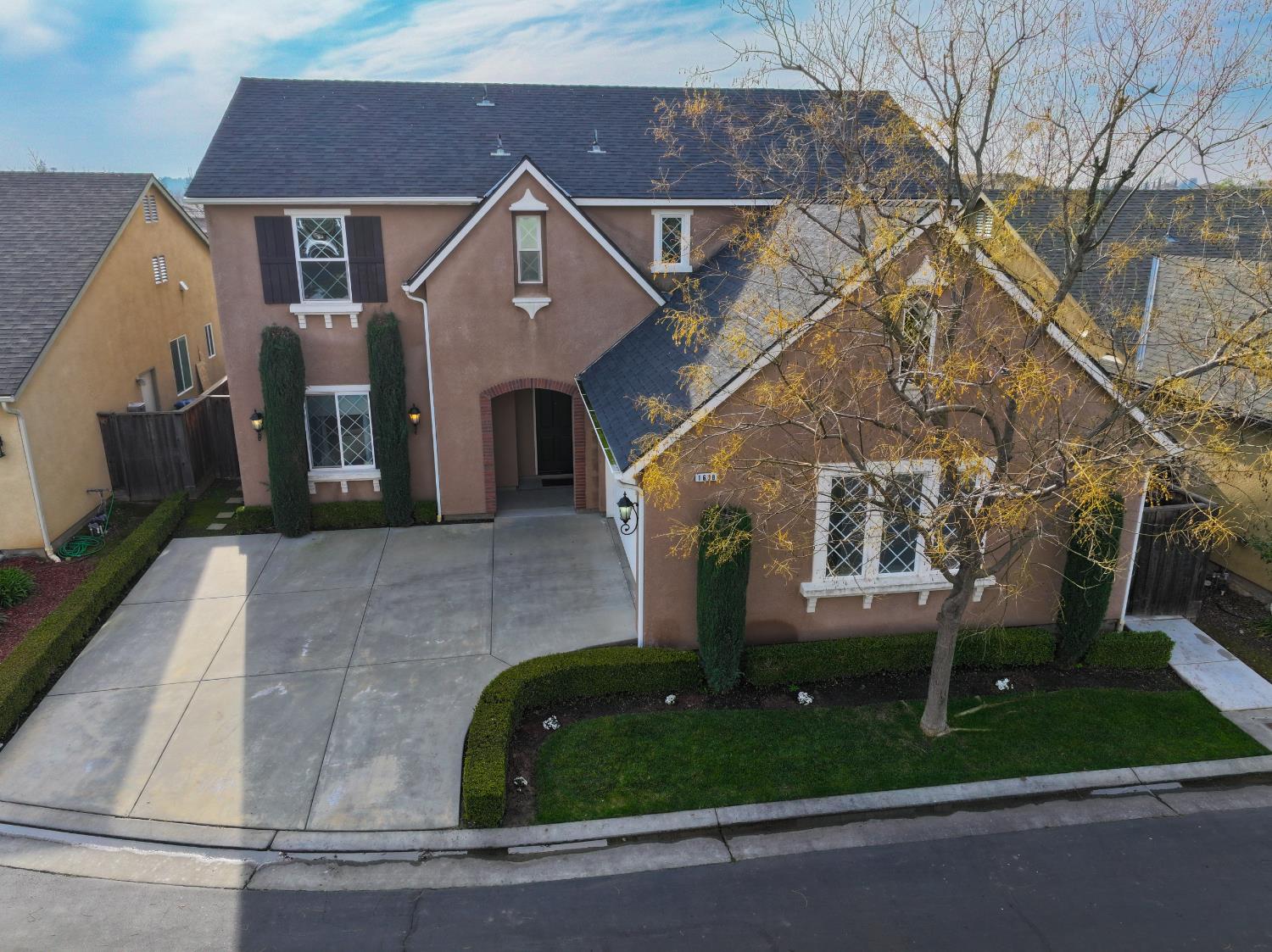 1638 N Mcpherson Ln, Clovis, CA 93619
