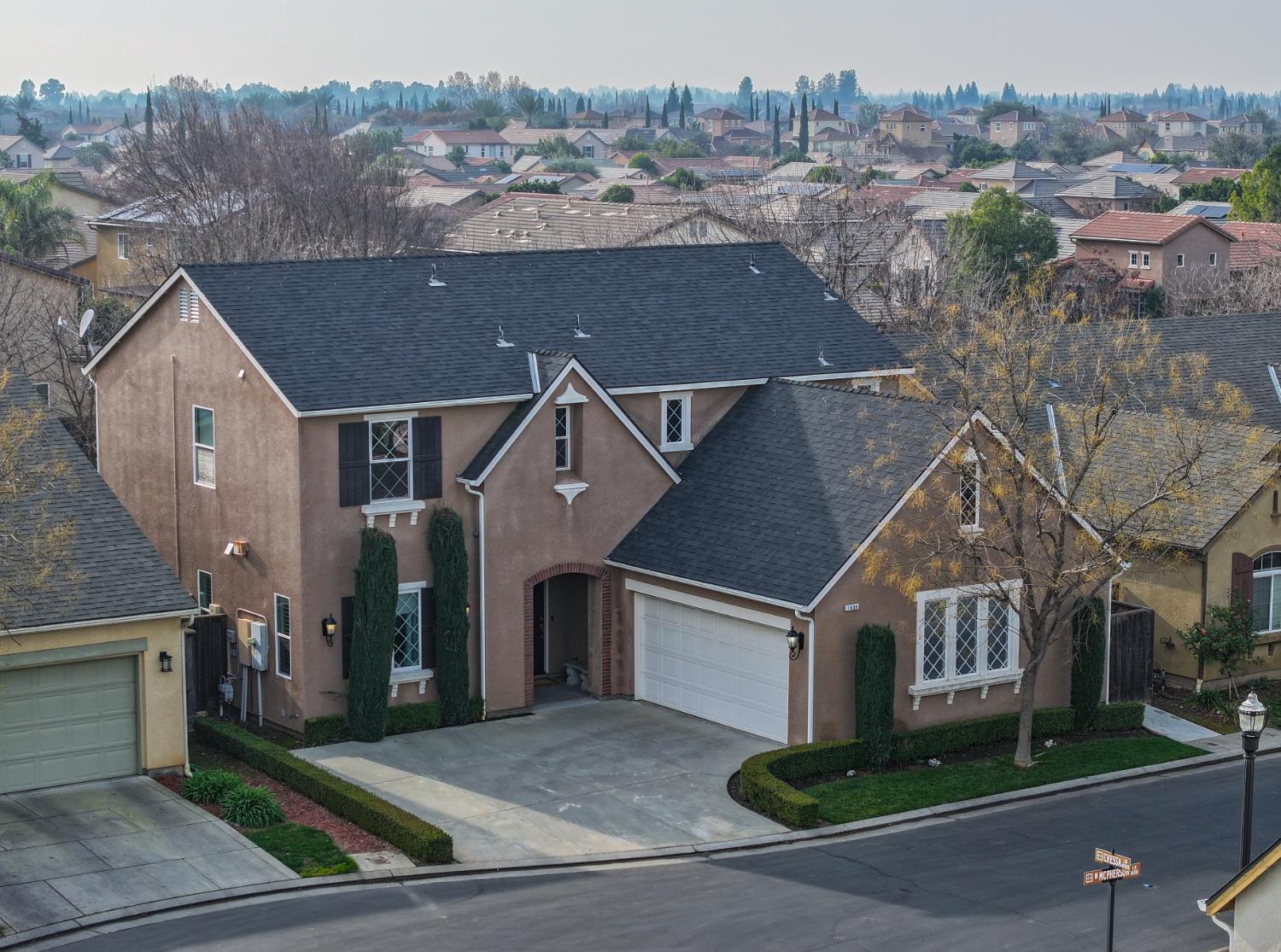 1638 N Mcpherson Ln, Clovis, CA 93619