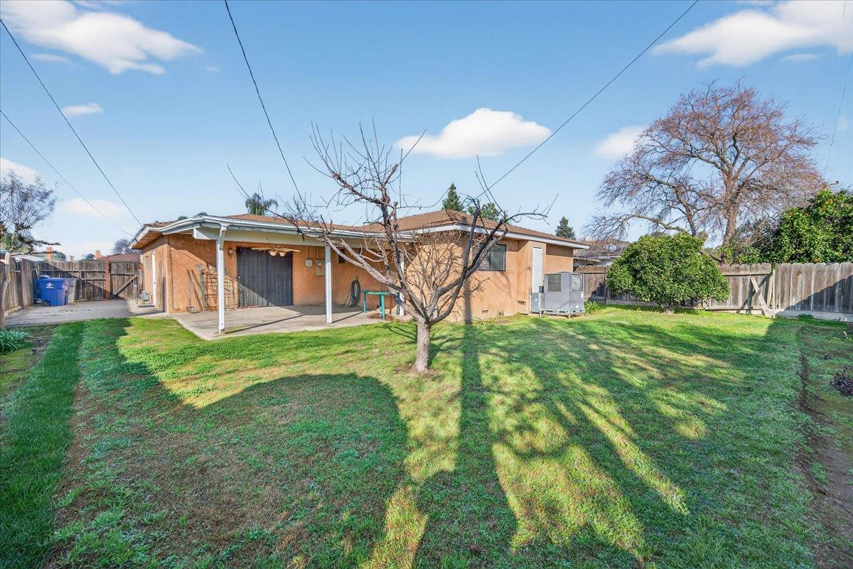 1335 Cindy Ave, Clovis, CA 93612