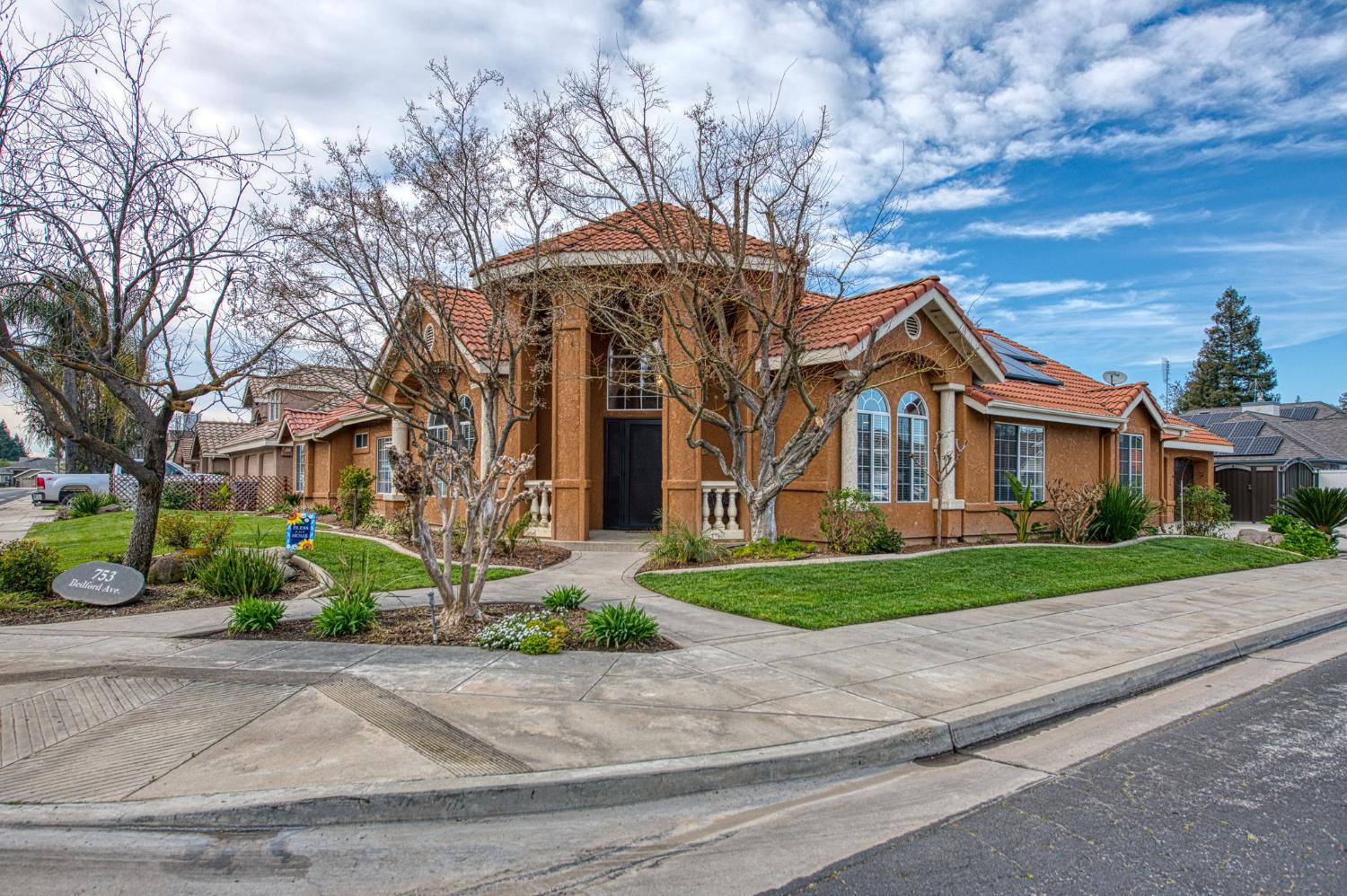 753 Bedford Ave, Clovis, CA 93611