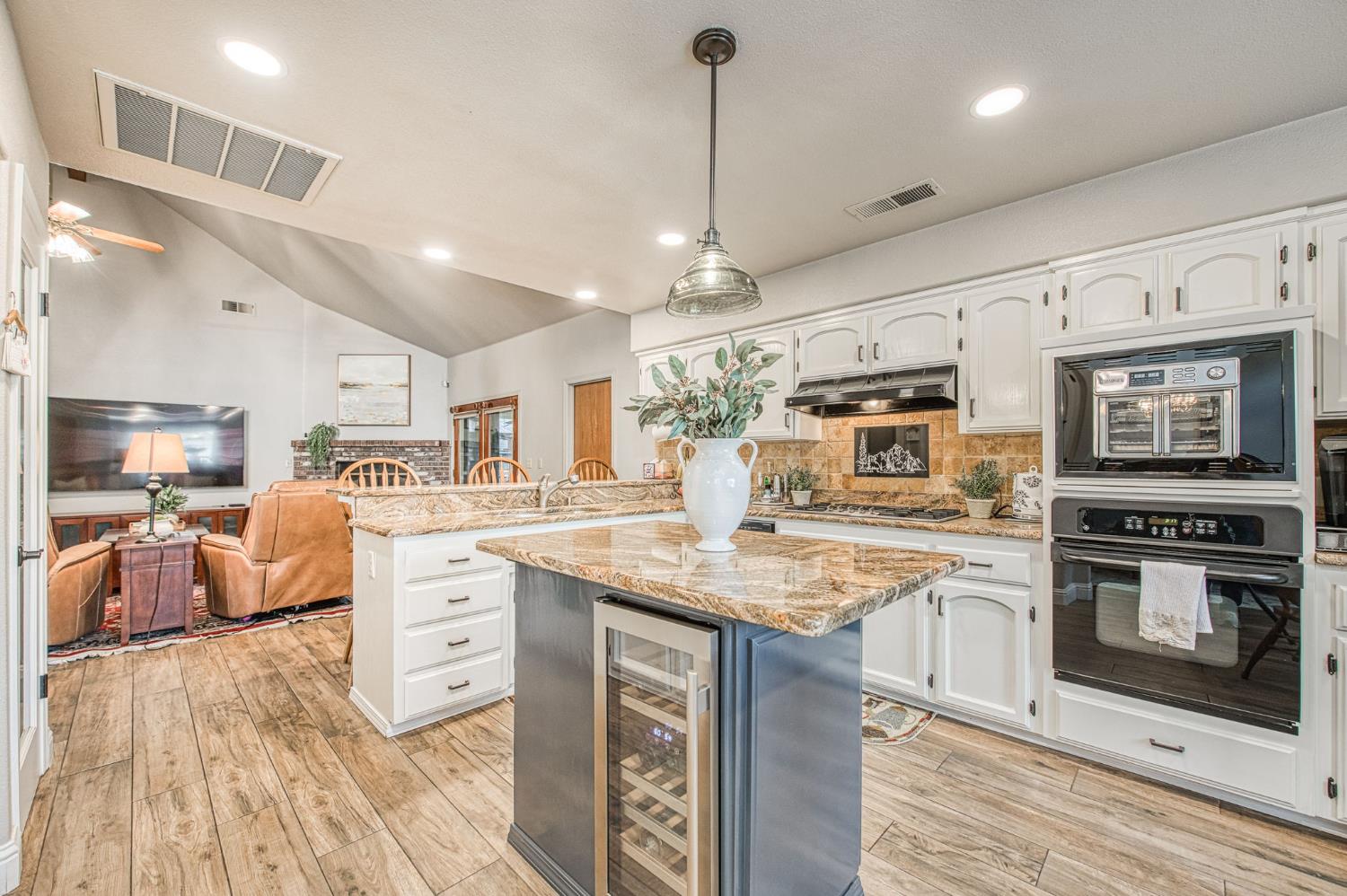 753 Bedford Ave, Clovis, CA 93611