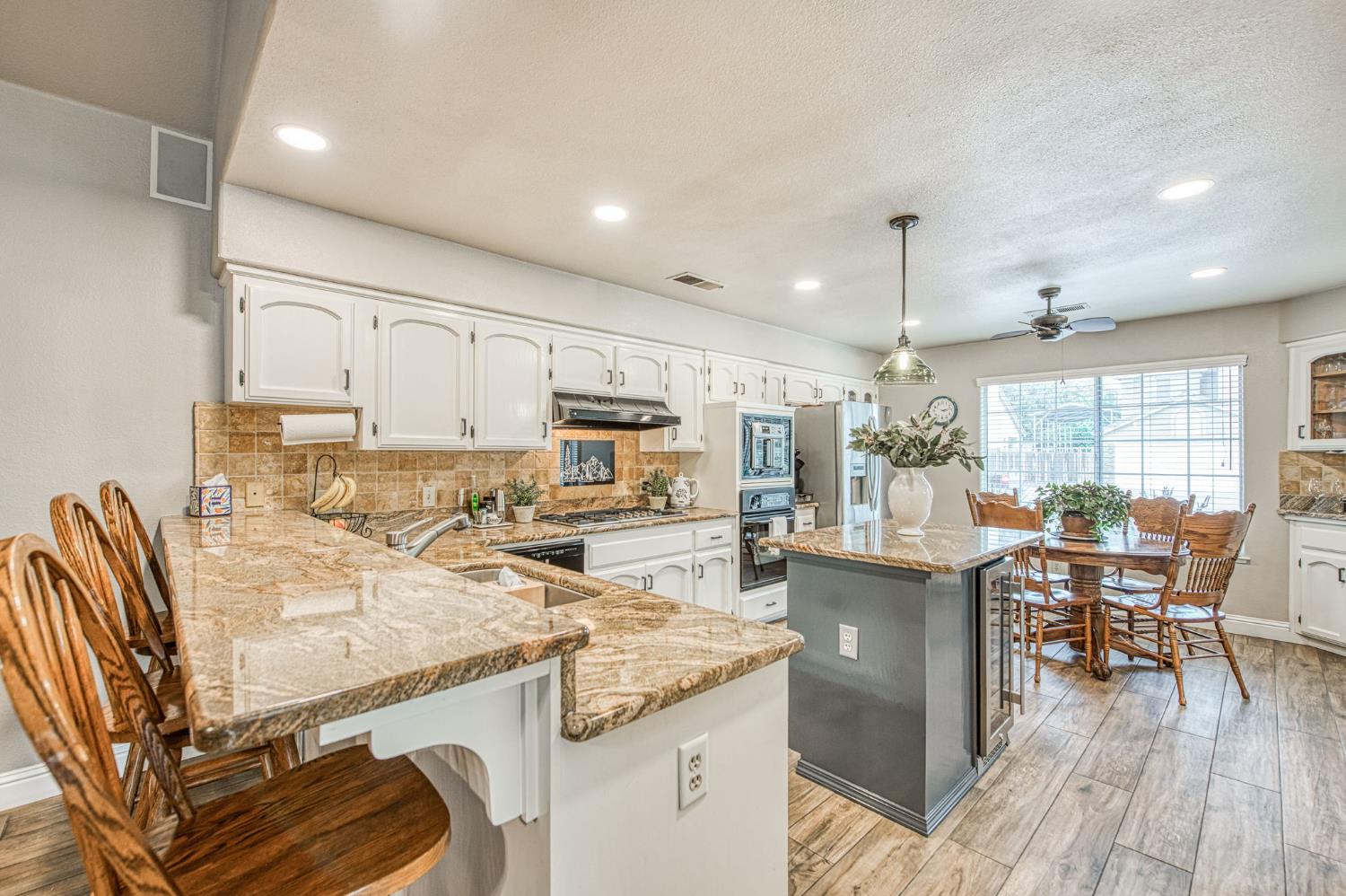 753 Bedford Ave, Clovis, CA 93611