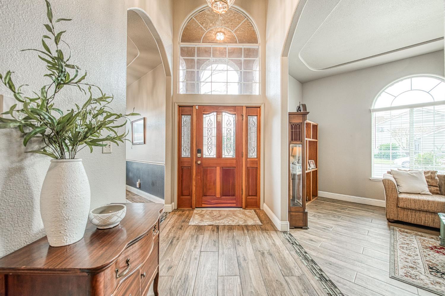 753 Bedford Ave, Clovis, CA 93611