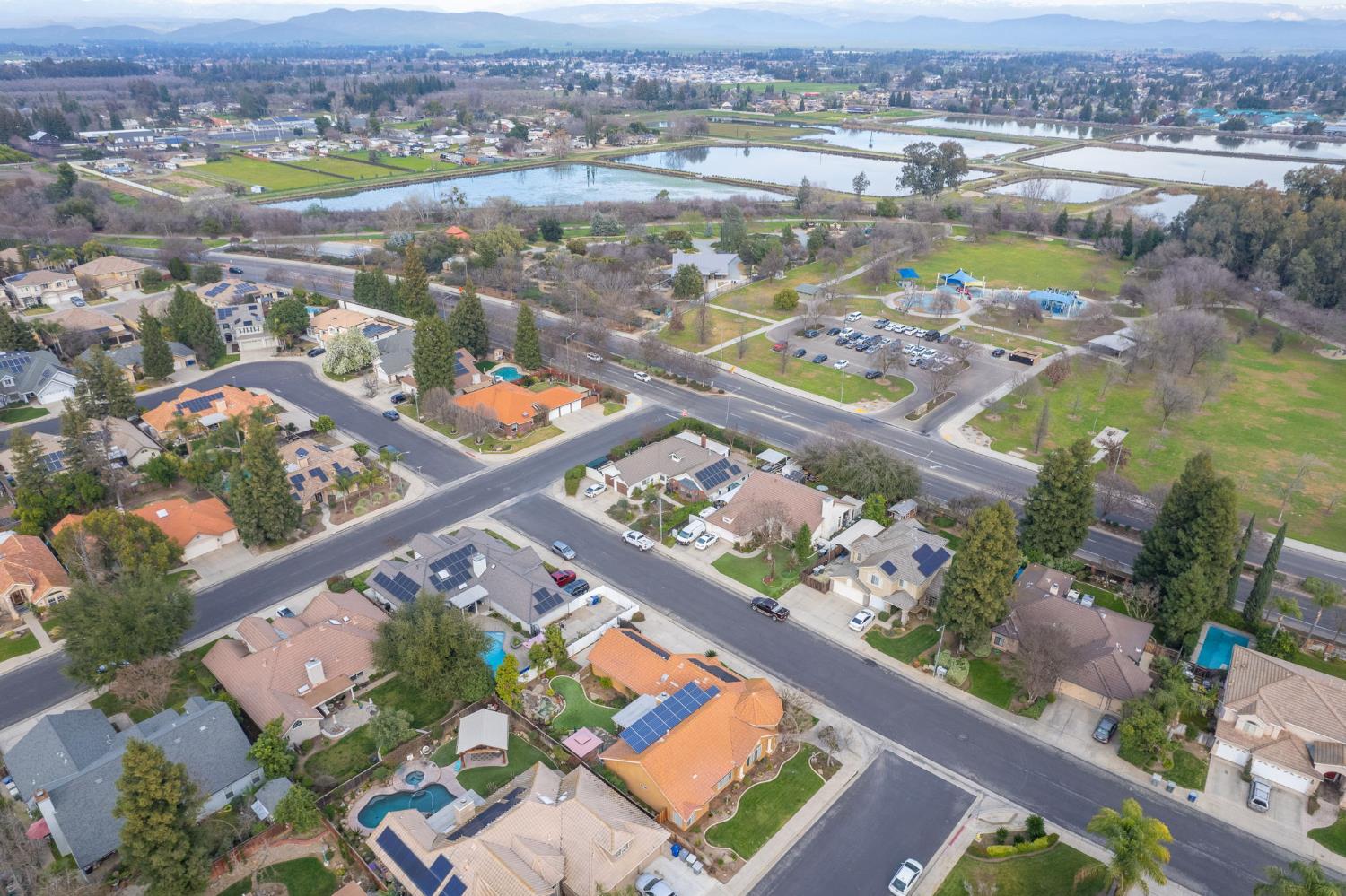 753 Bedford Ave, Clovis, CA 93611