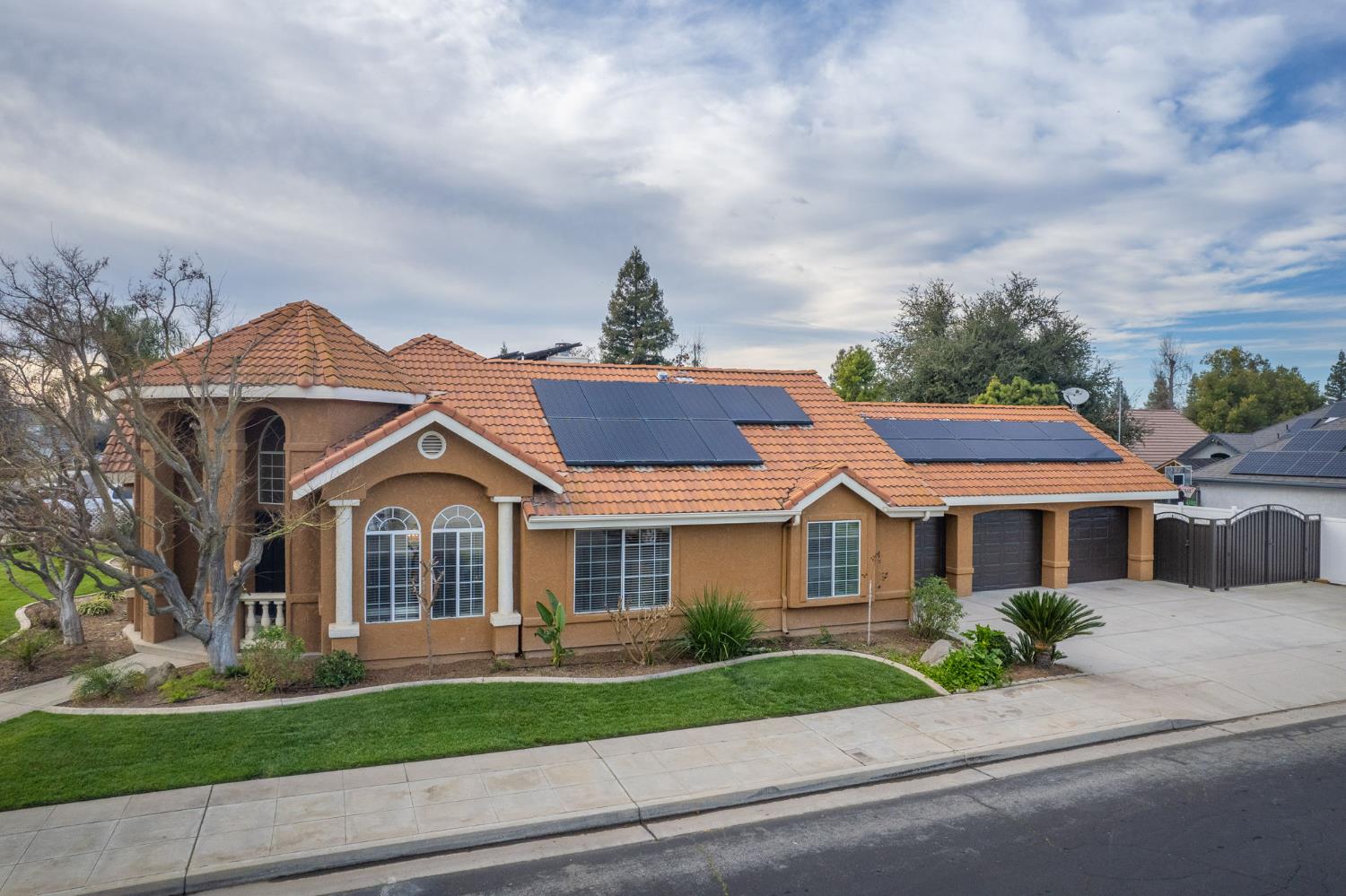 753 Bedford Ave, Clovis, CA 93611