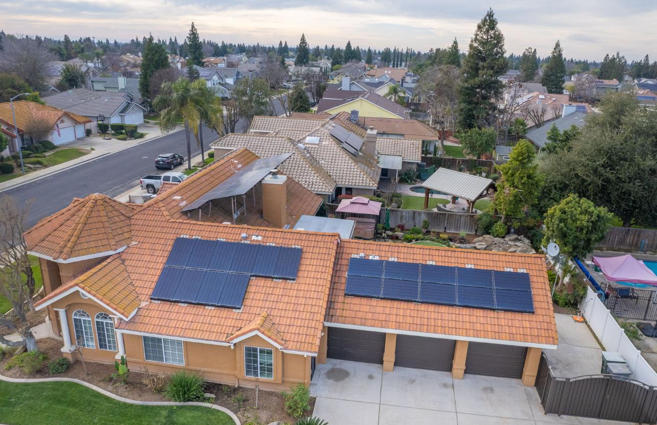 753 Bedford Ave, Clovis, CA 93611