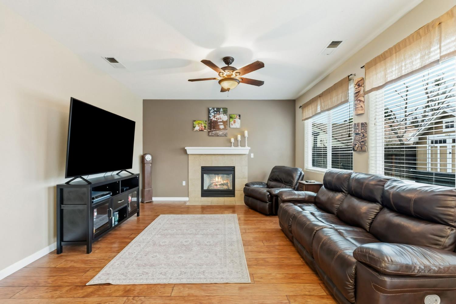 2871 Wrenwood Ave, Clovis, CA 93611