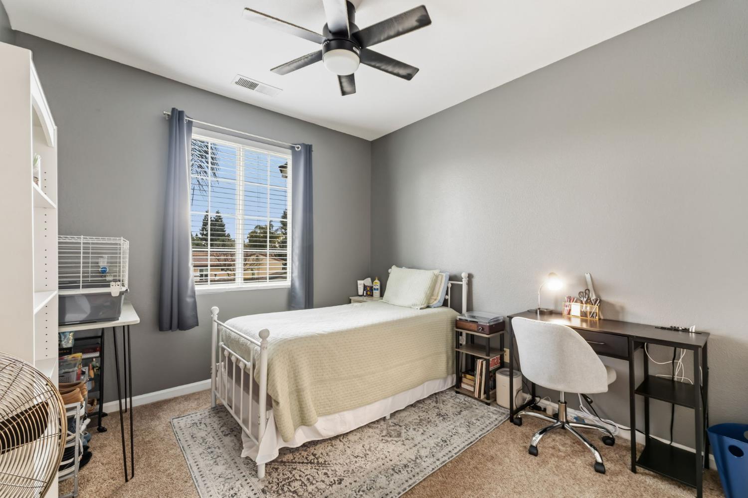 2871 Wrenwood Ave, Clovis, CA 93611