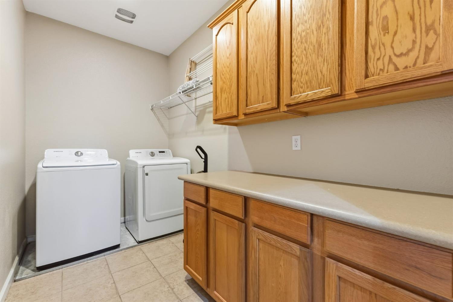 2871 Wrenwood Ave, Clovis, CA 93611