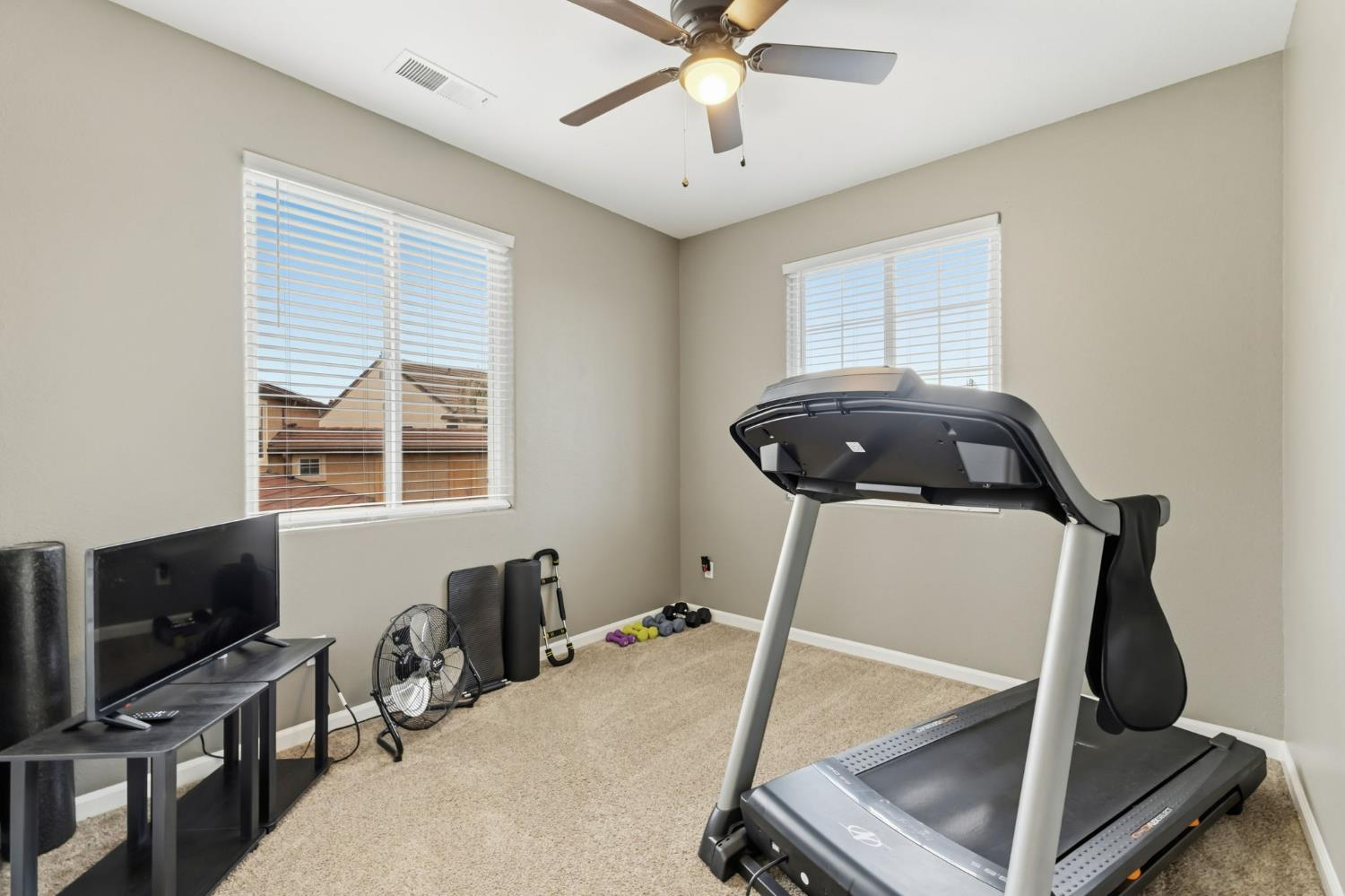 2871 Wrenwood Ave, Clovis, CA 93611