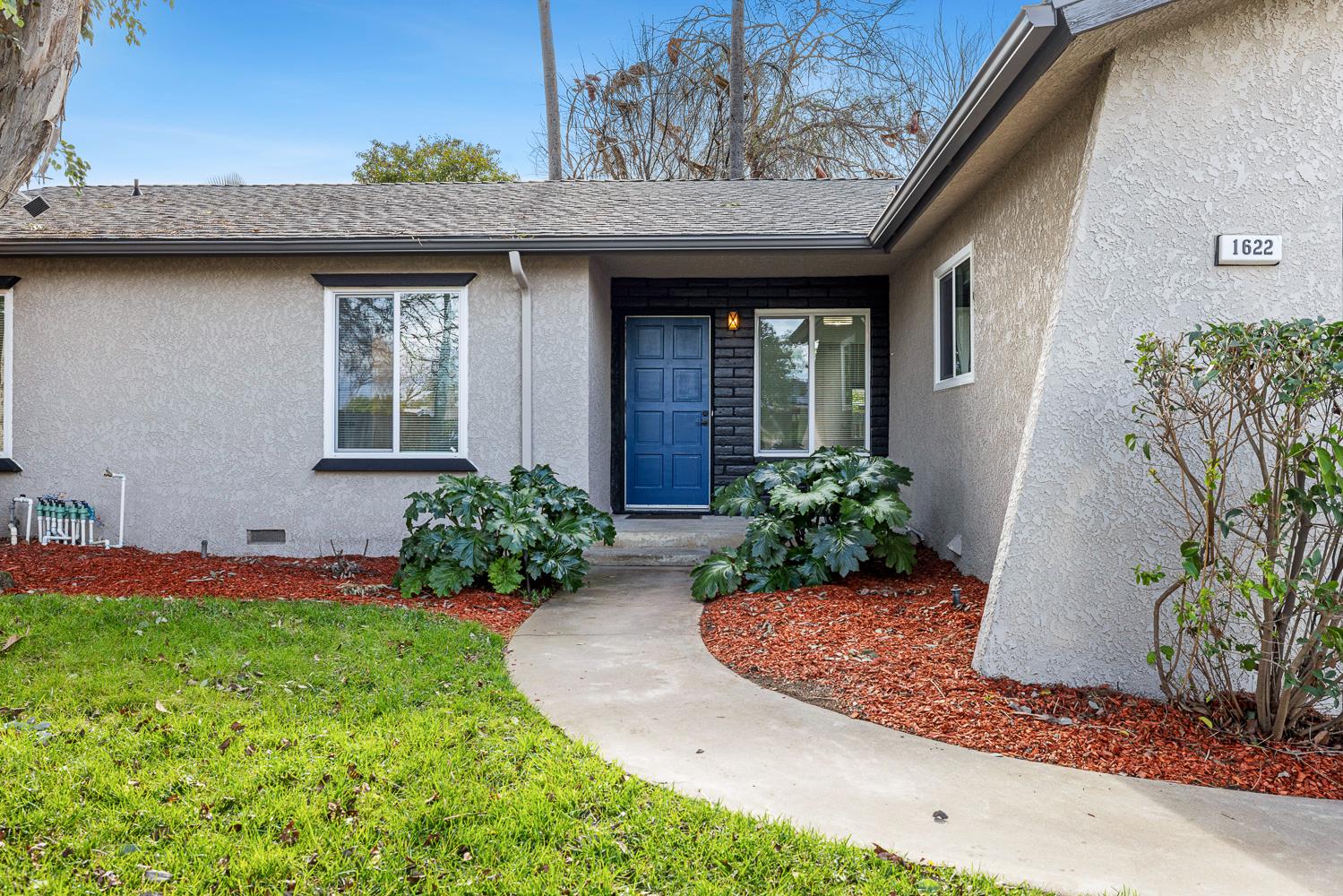 1622 Dennis Ave, Clovis, CA 93611