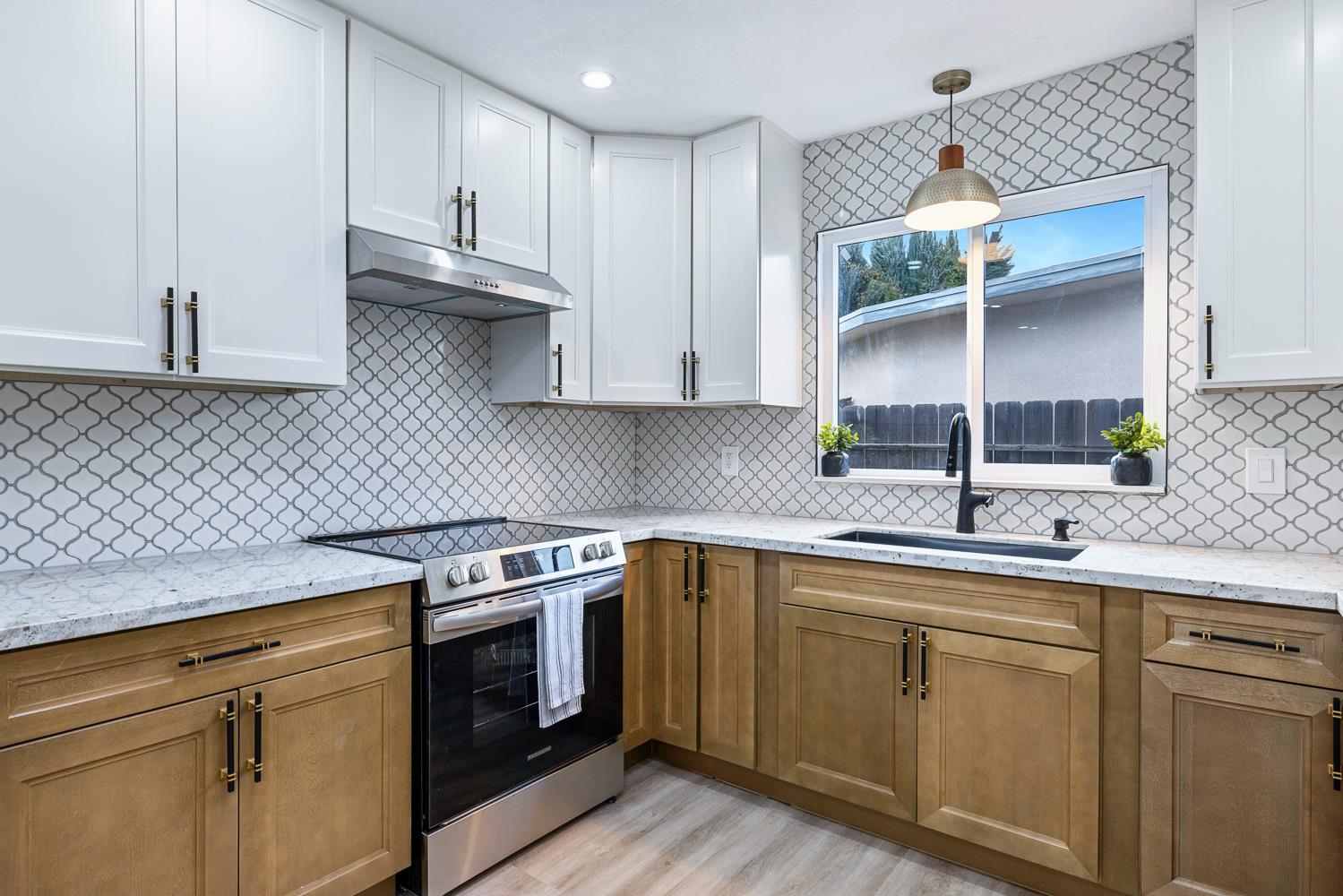 1622 Dennis Ave, Clovis, CA 93611