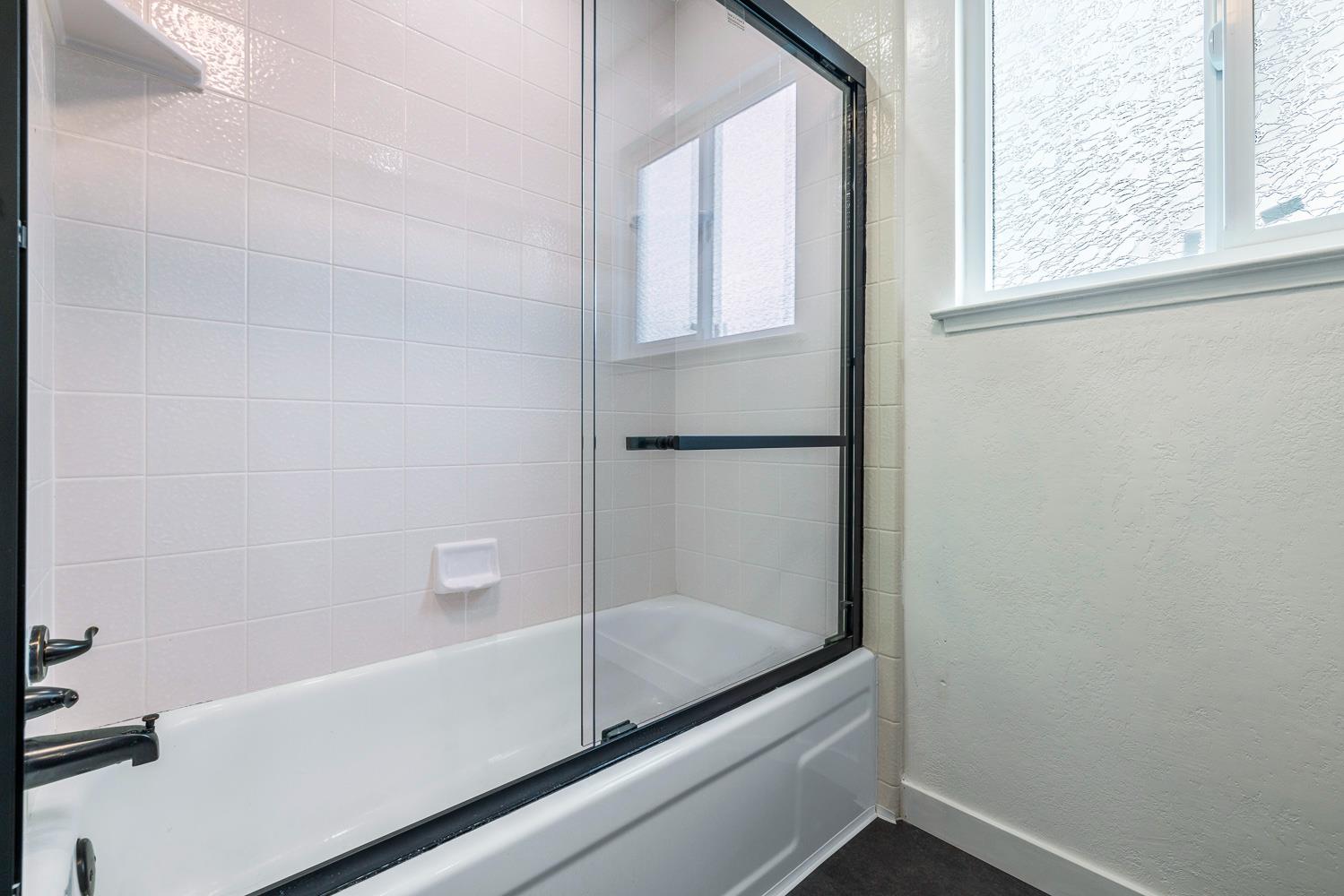 1622 Dennis Ave, Clovis, CA 93611