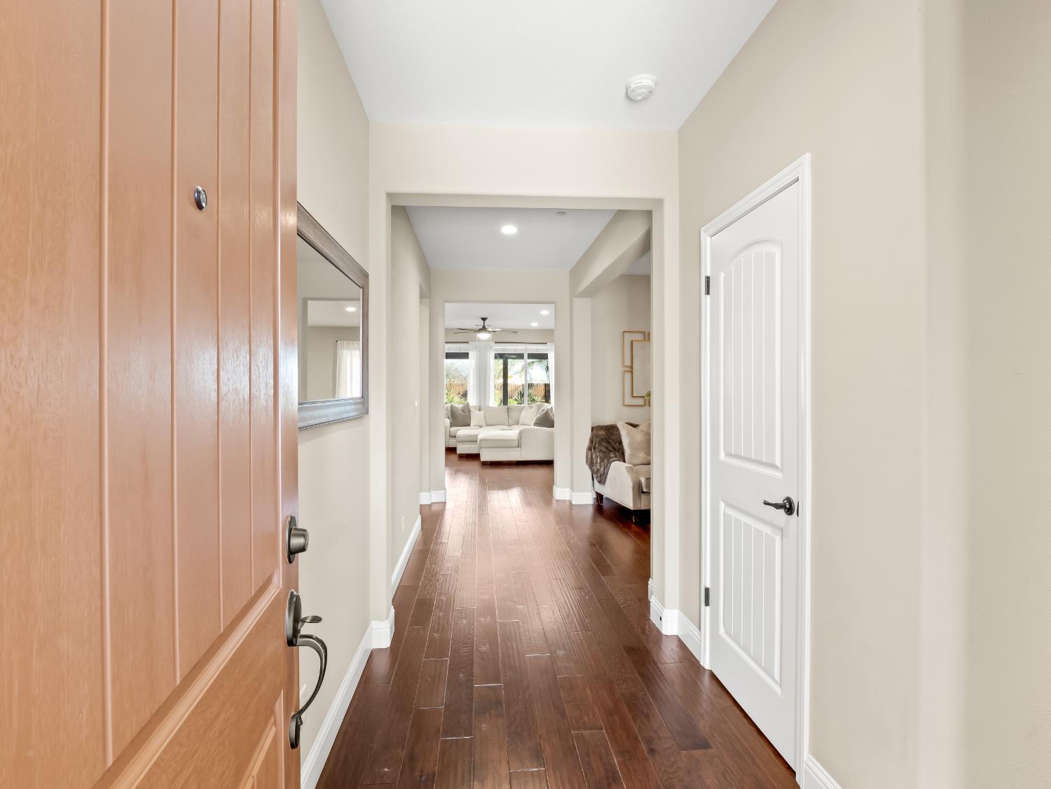 1719 N Whitmore Ave, Clovis, CA 93619