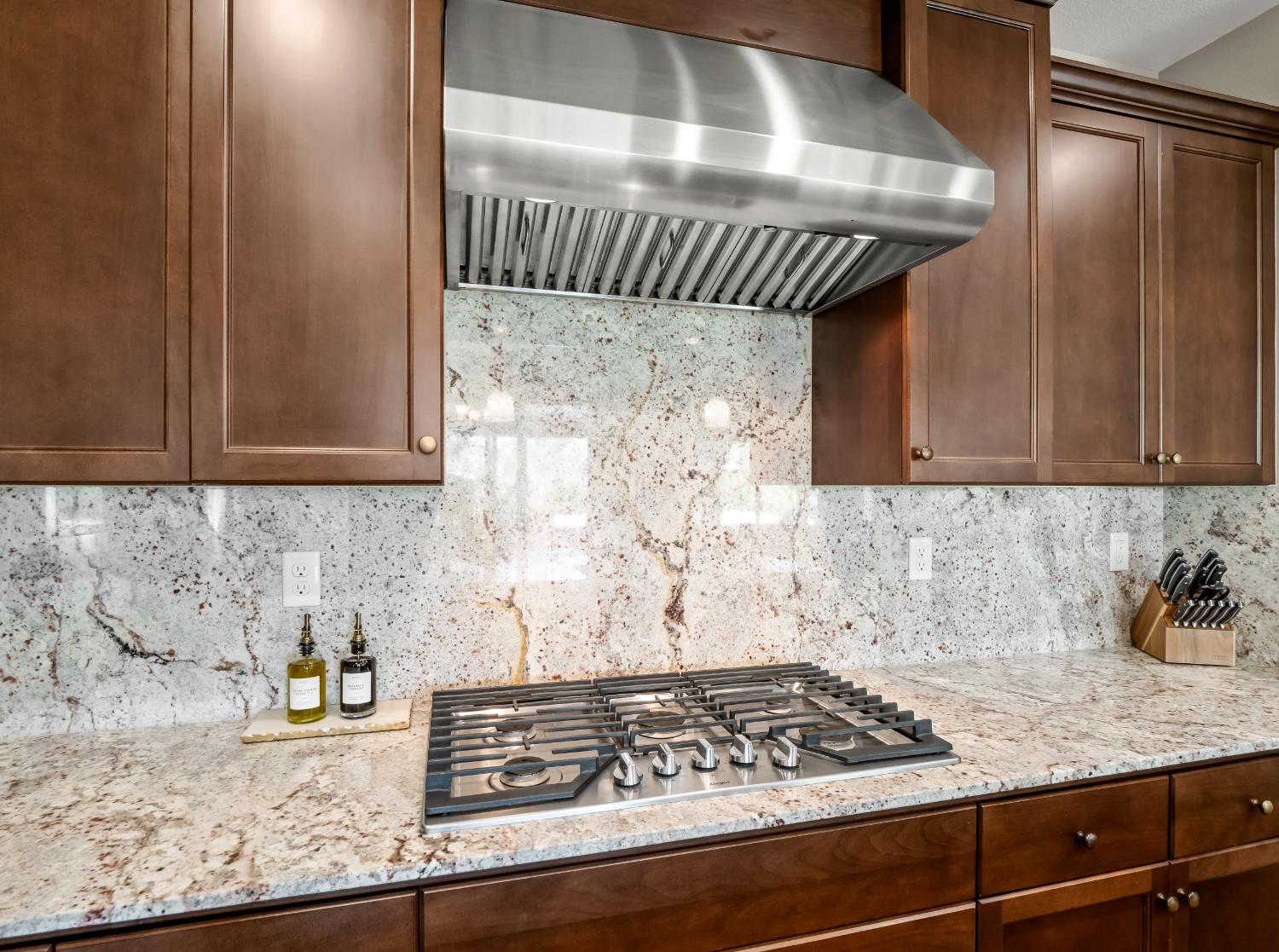 1719 N Whitmore Ave, Clovis, CA 93619