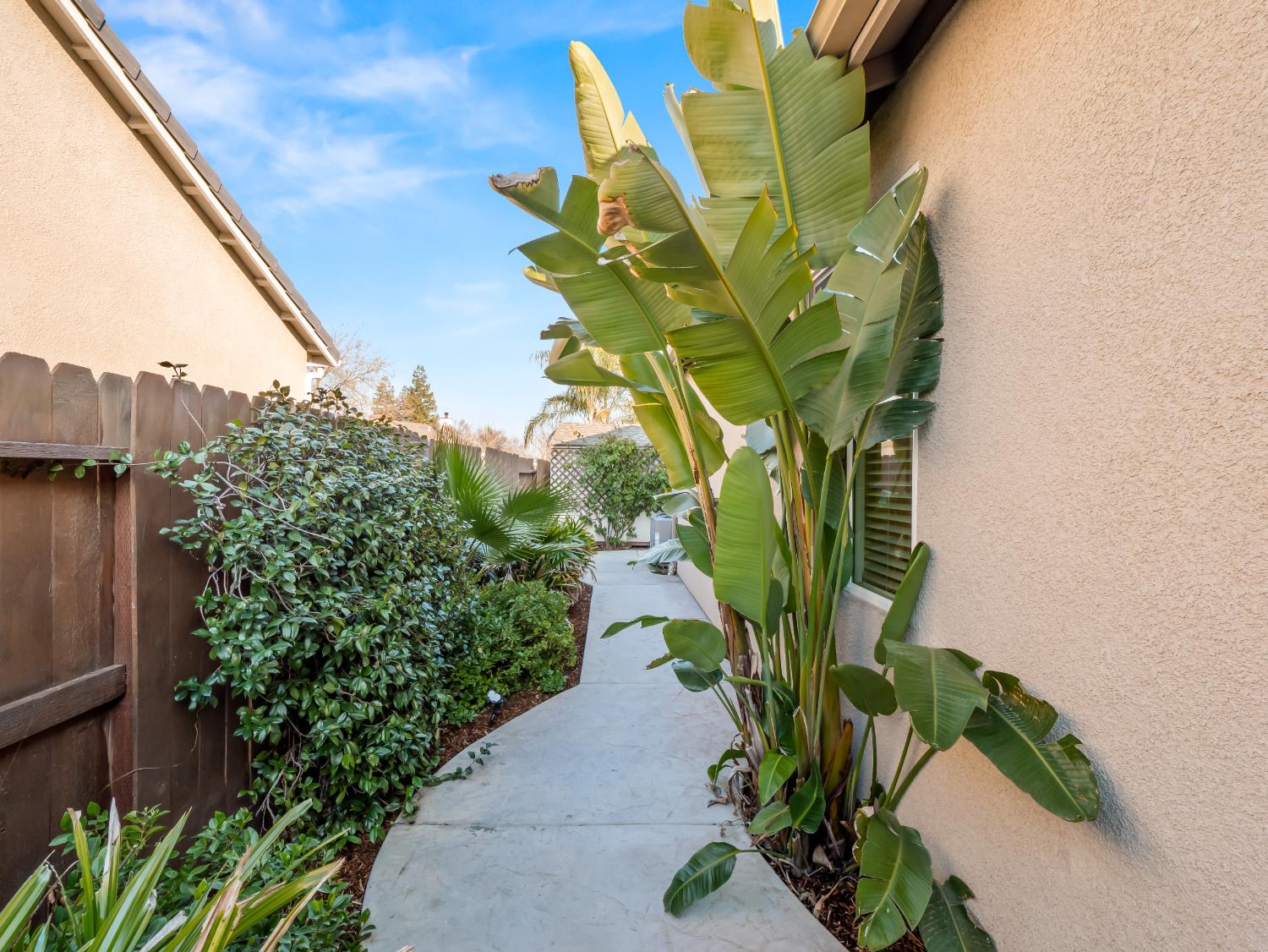 1719 N Whitmore Ave, Clovis, CA 93619