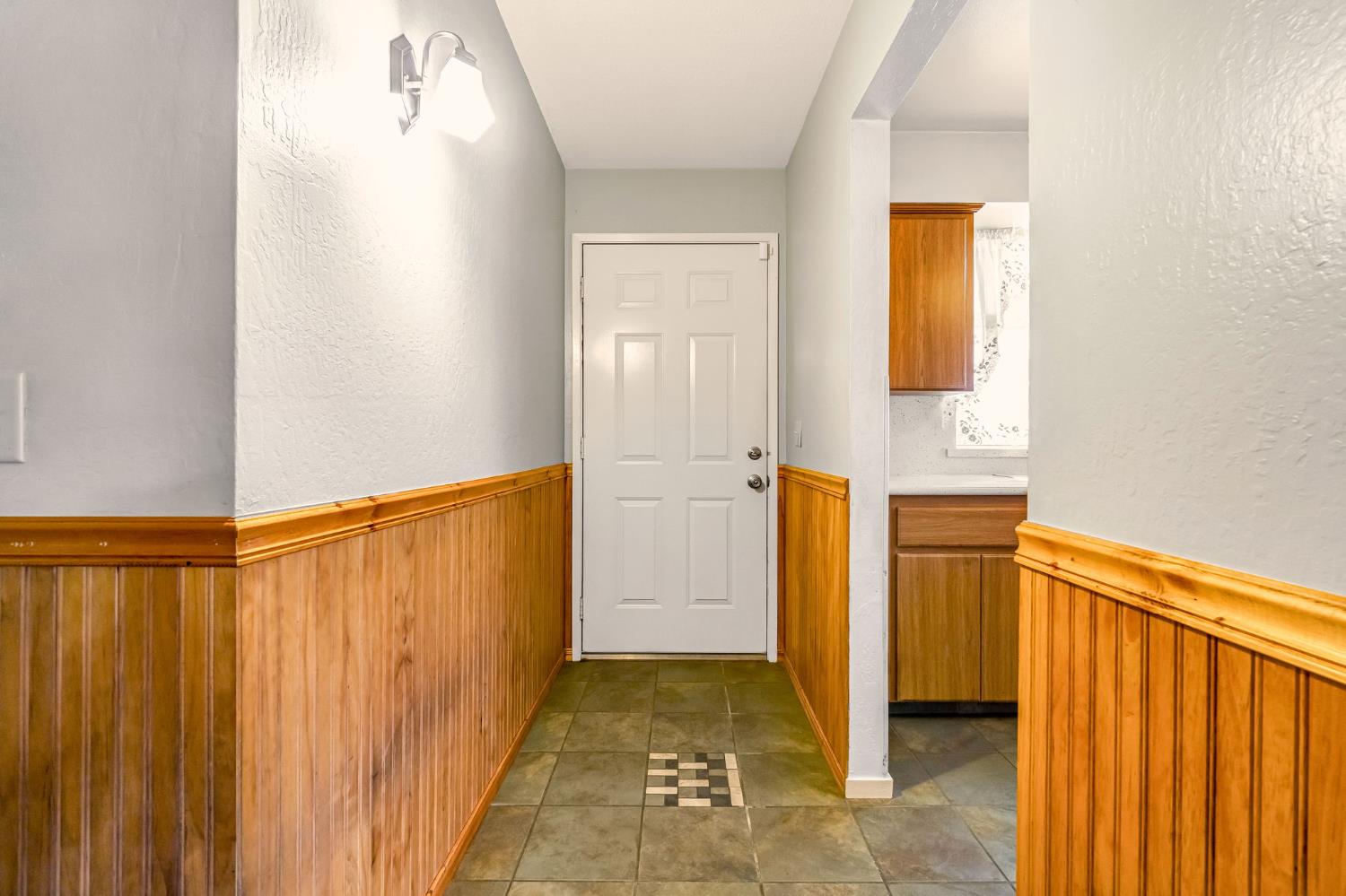 1606 Barstow Ave, Clovis, CA 93611