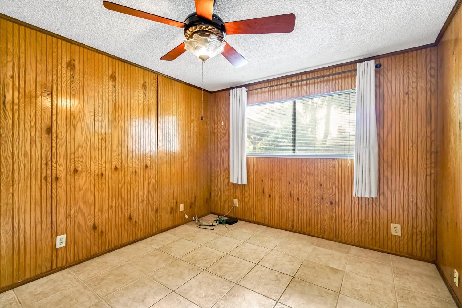 1606 Barstow Ave, Clovis, CA 93611