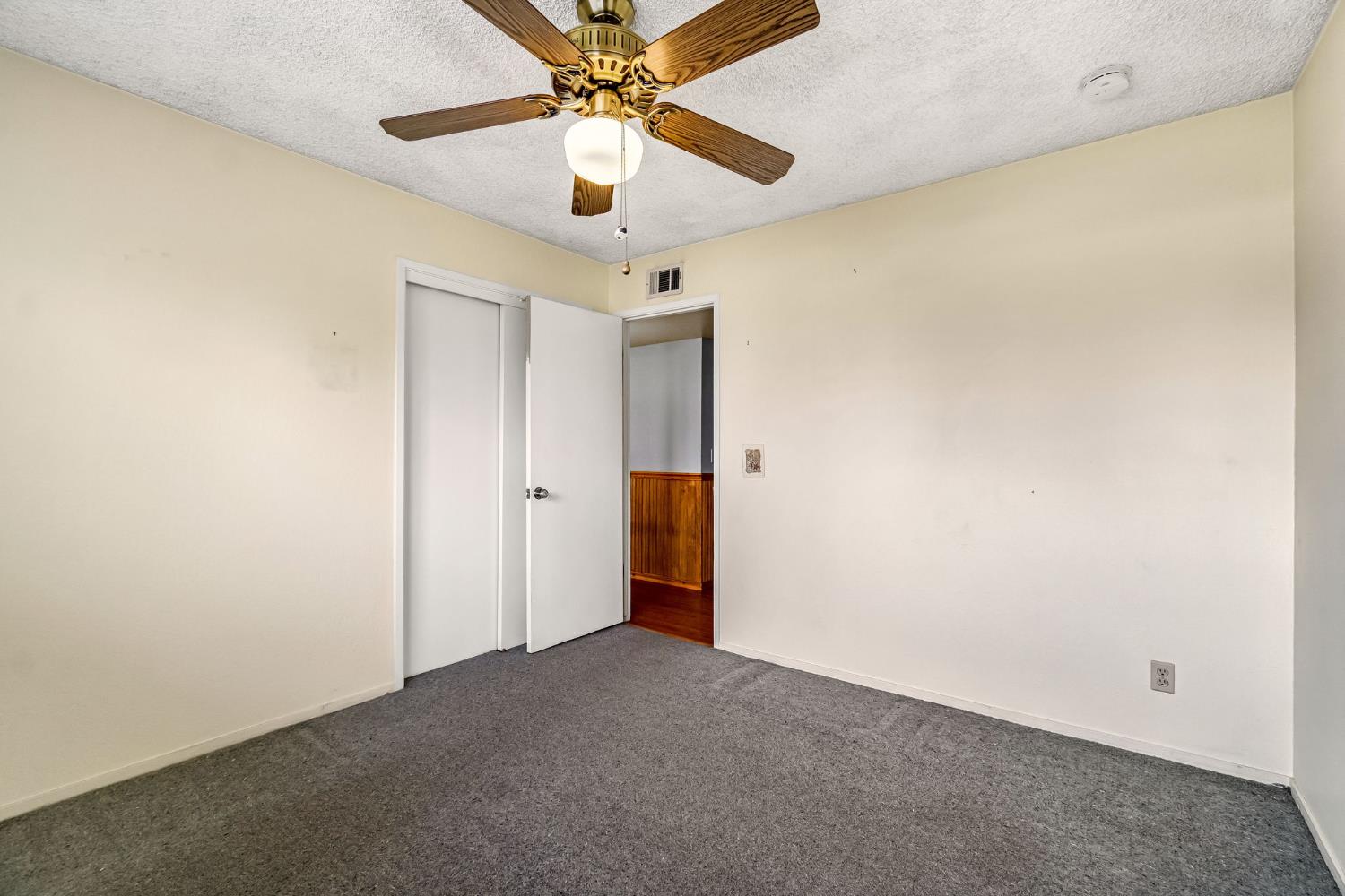 1606 Barstow Ave, Clovis, CA 93611