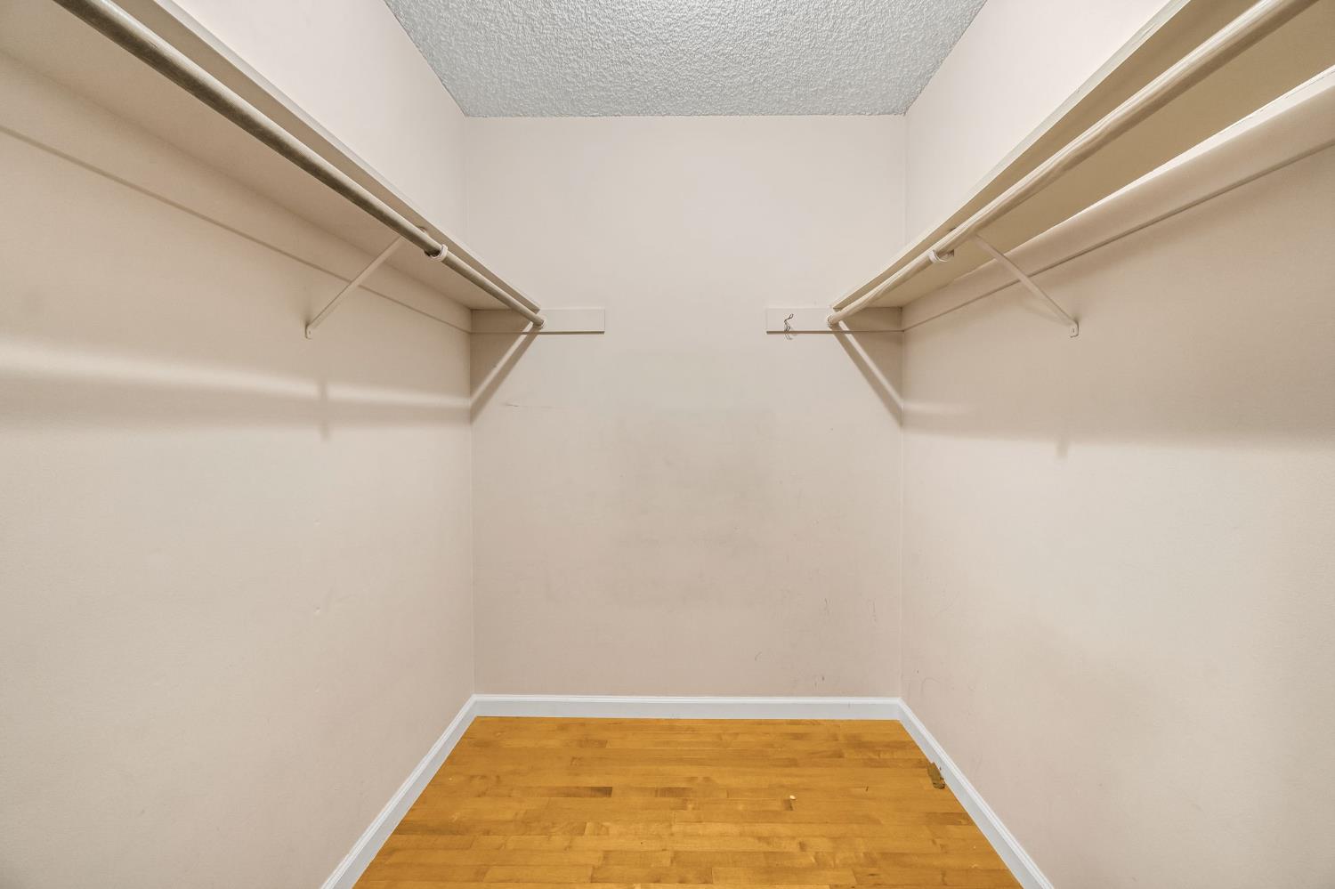 1606 Barstow Ave, Clovis, CA 93611