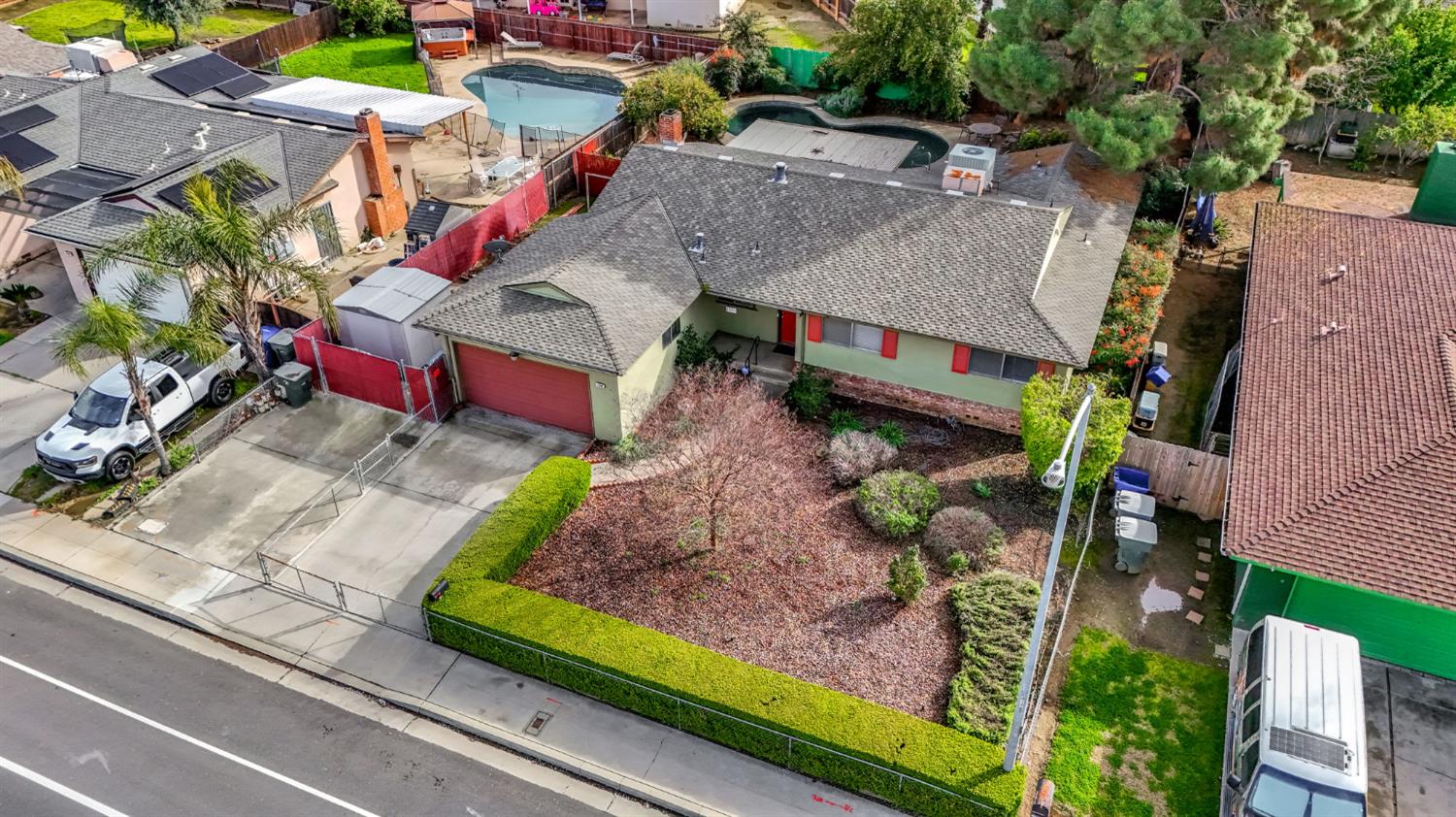 1606 Barstow Ave, Clovis, CA 93611