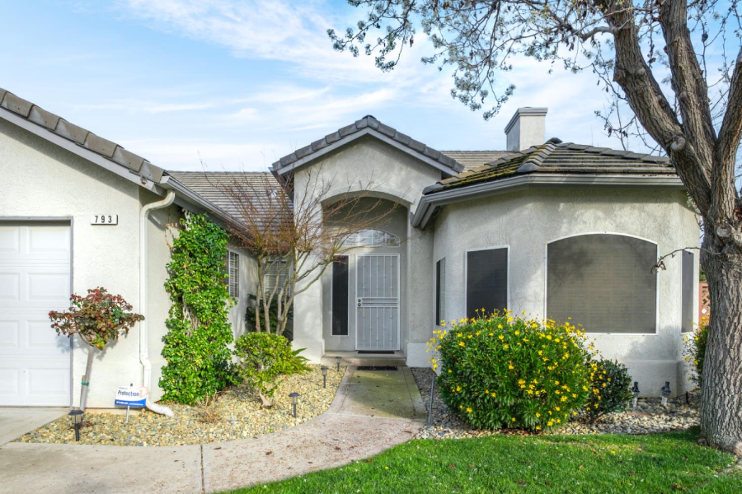 793 Applegate Ave, Clovis, CA 93611