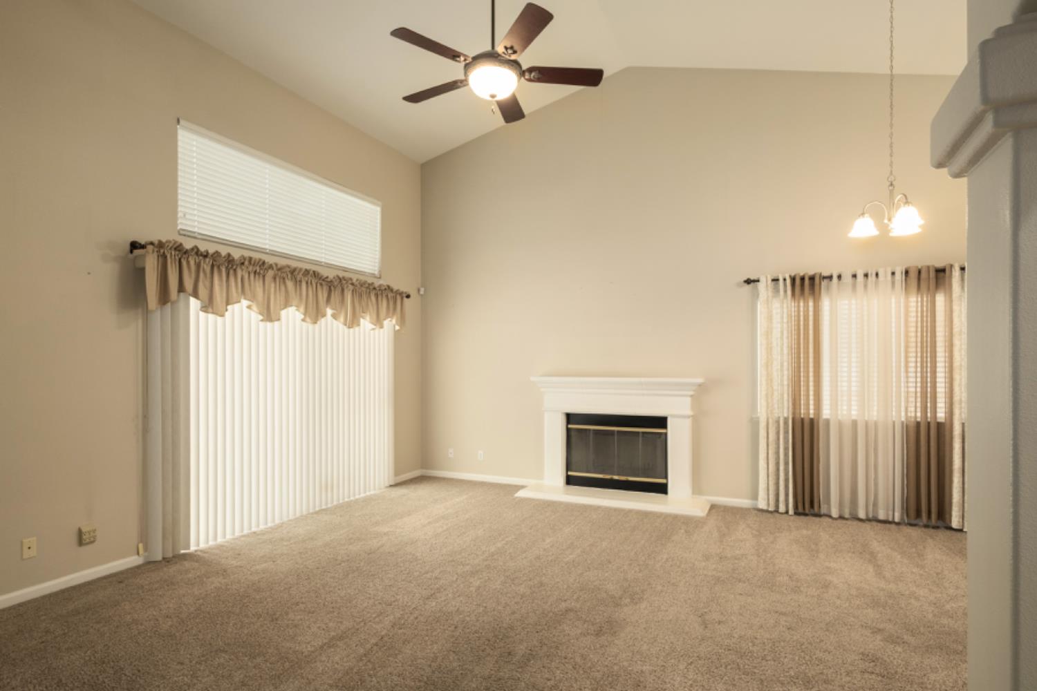 793 Applegate Ave, Clovis, CA 93611