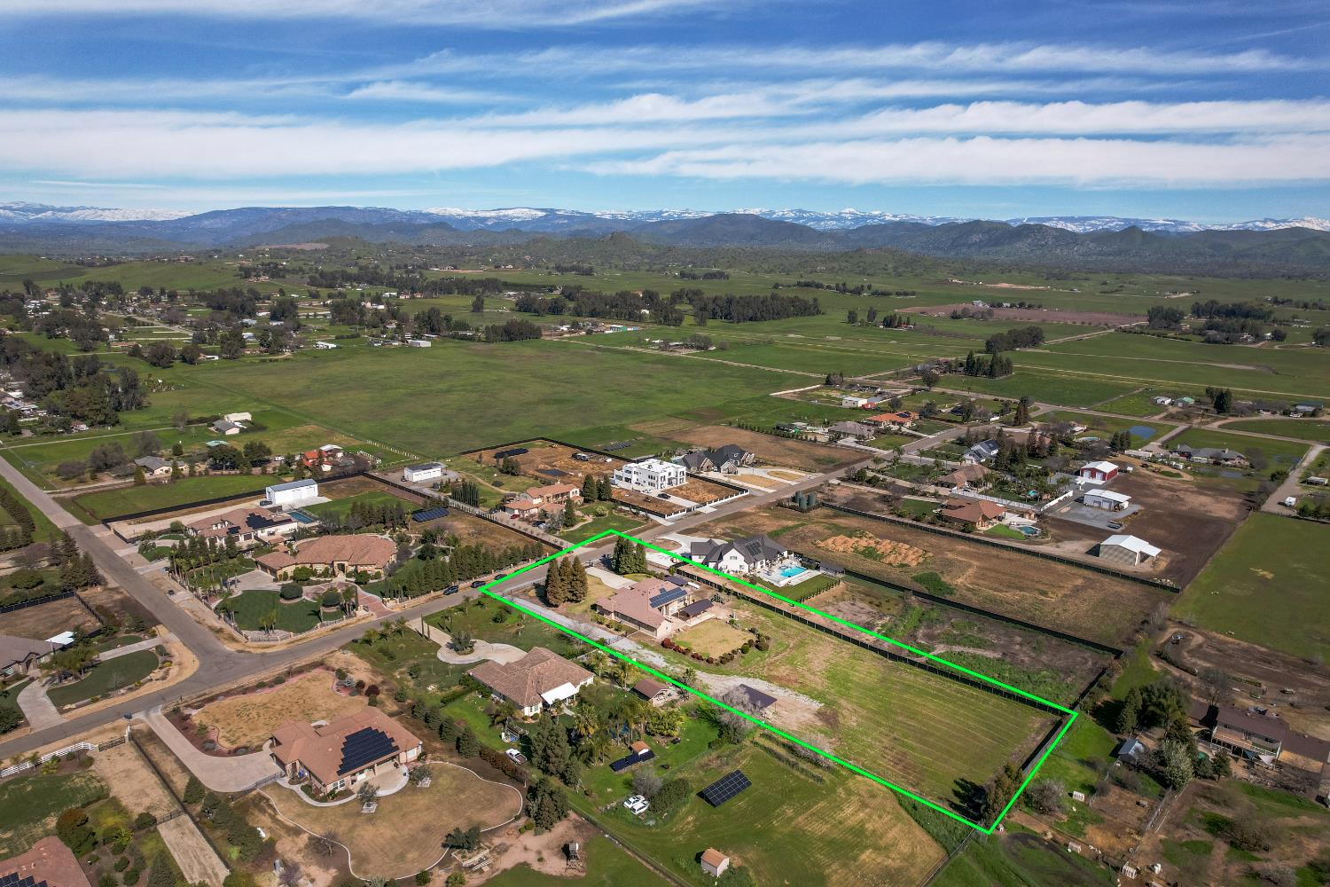 13209 E Falcon Meadow Ln, Clovis, CA 93619