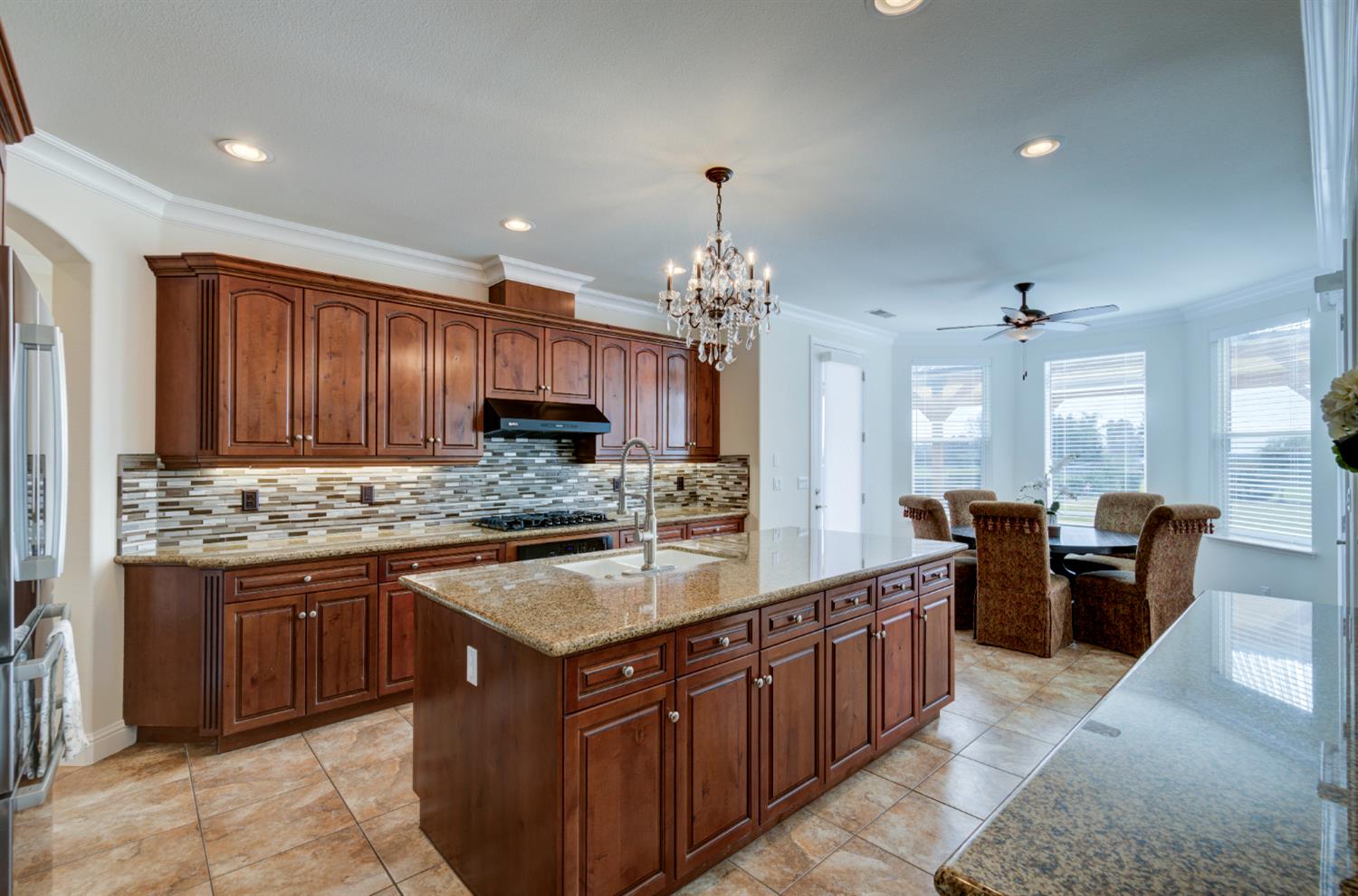 13209 E Falcon Meadow Ln, Clovis, CA 93619